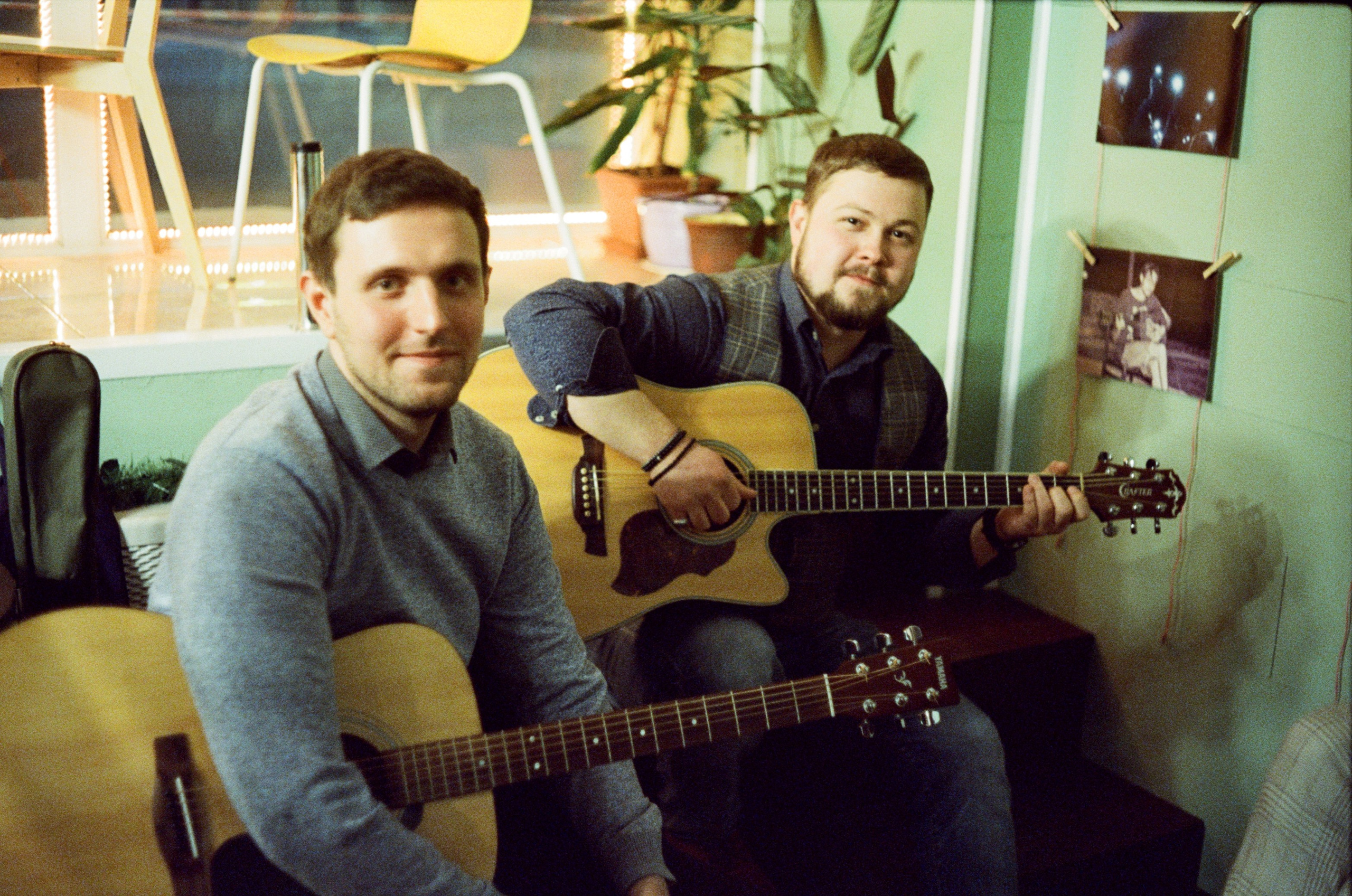 12.12.2021 // Гитара и фотография. Фотовыставки serebro.gallery, в которых автором можешь стать ты! | Москва