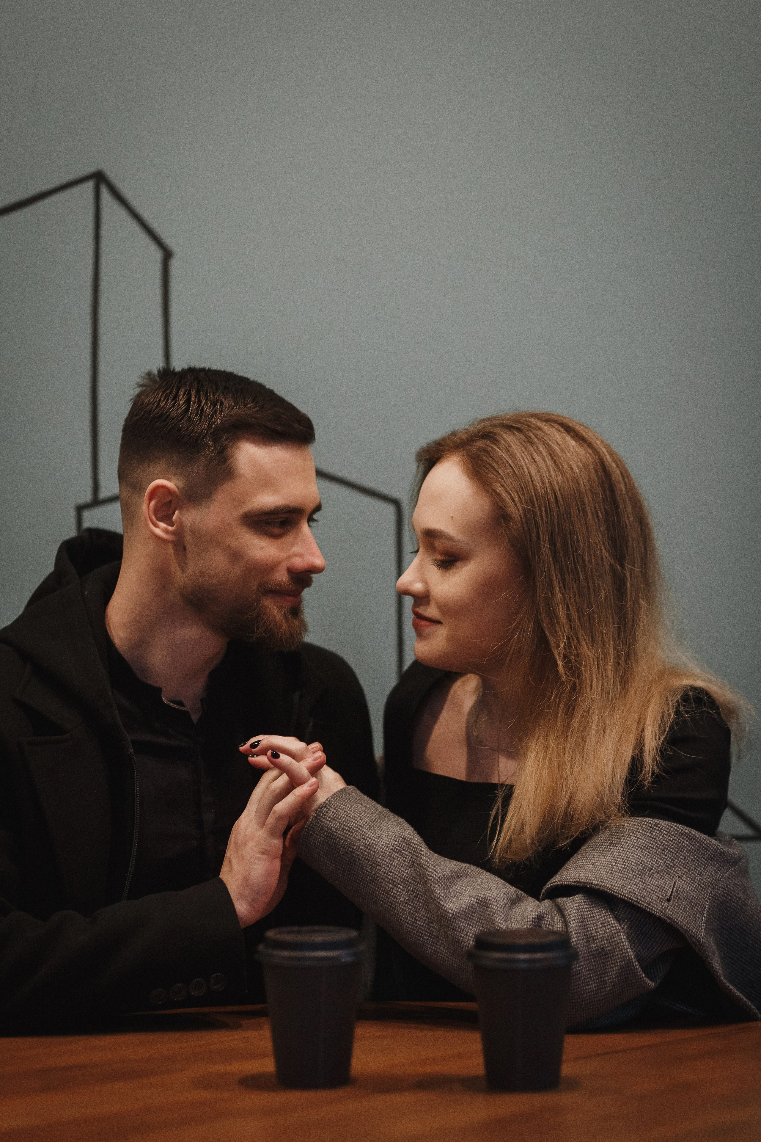 Романтическая фотосессия Никиты и Марины у Театра Чехова в Таганроге. Свадебный и семейный фотограф в Таганроге Бакарюк Антон