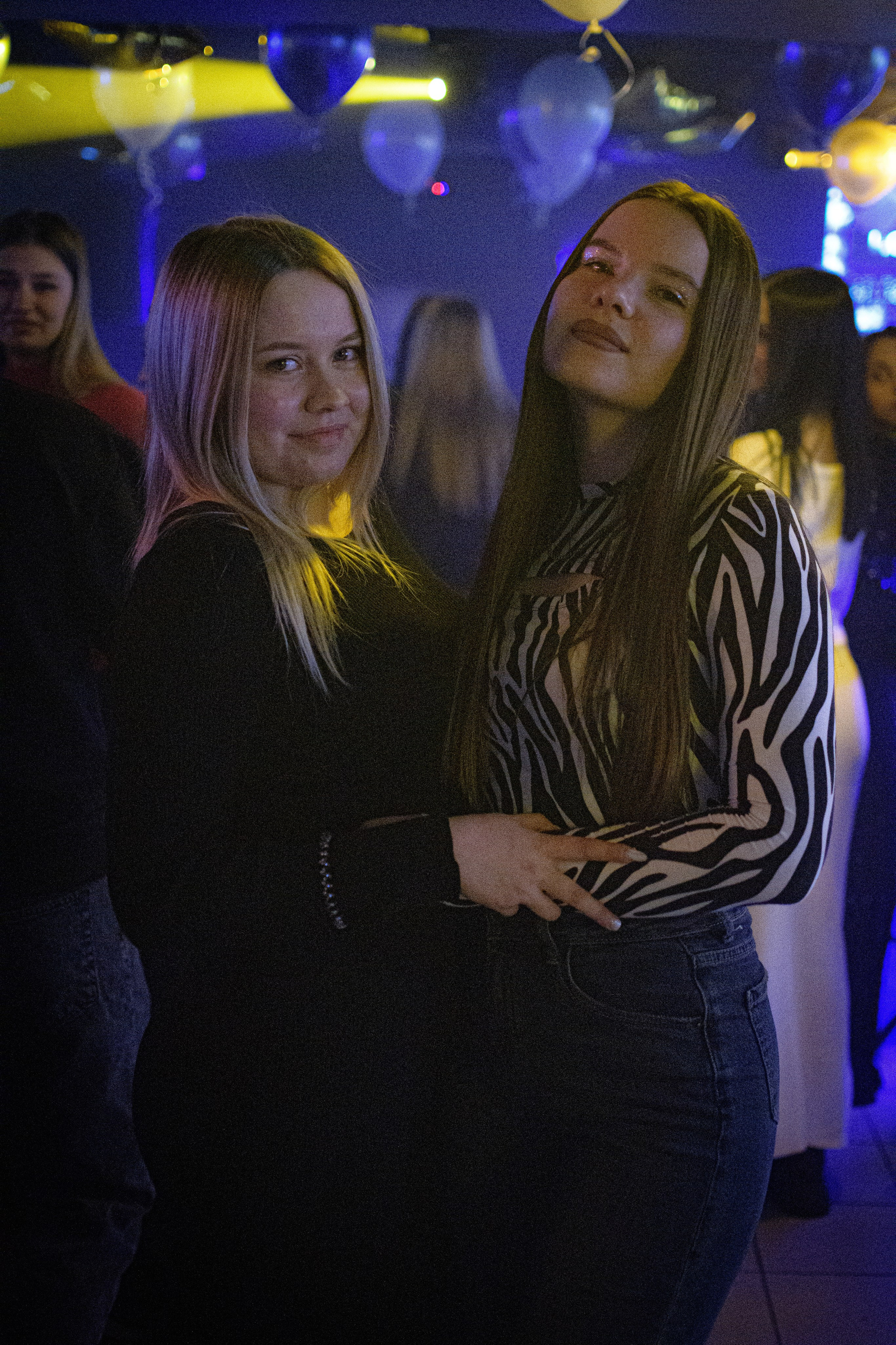 HOLLYWOOD / 6 YEARS. Photokarish