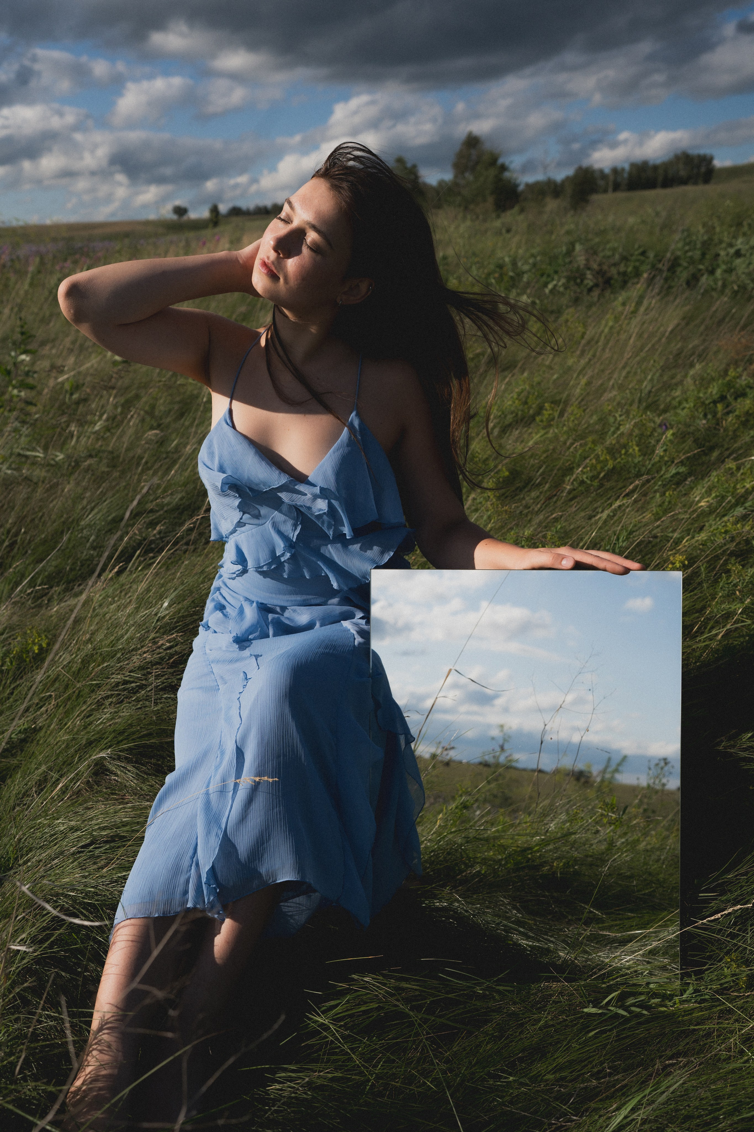 Девушка в платье цвета неба. Индивидуальный фотограф в Красноярске