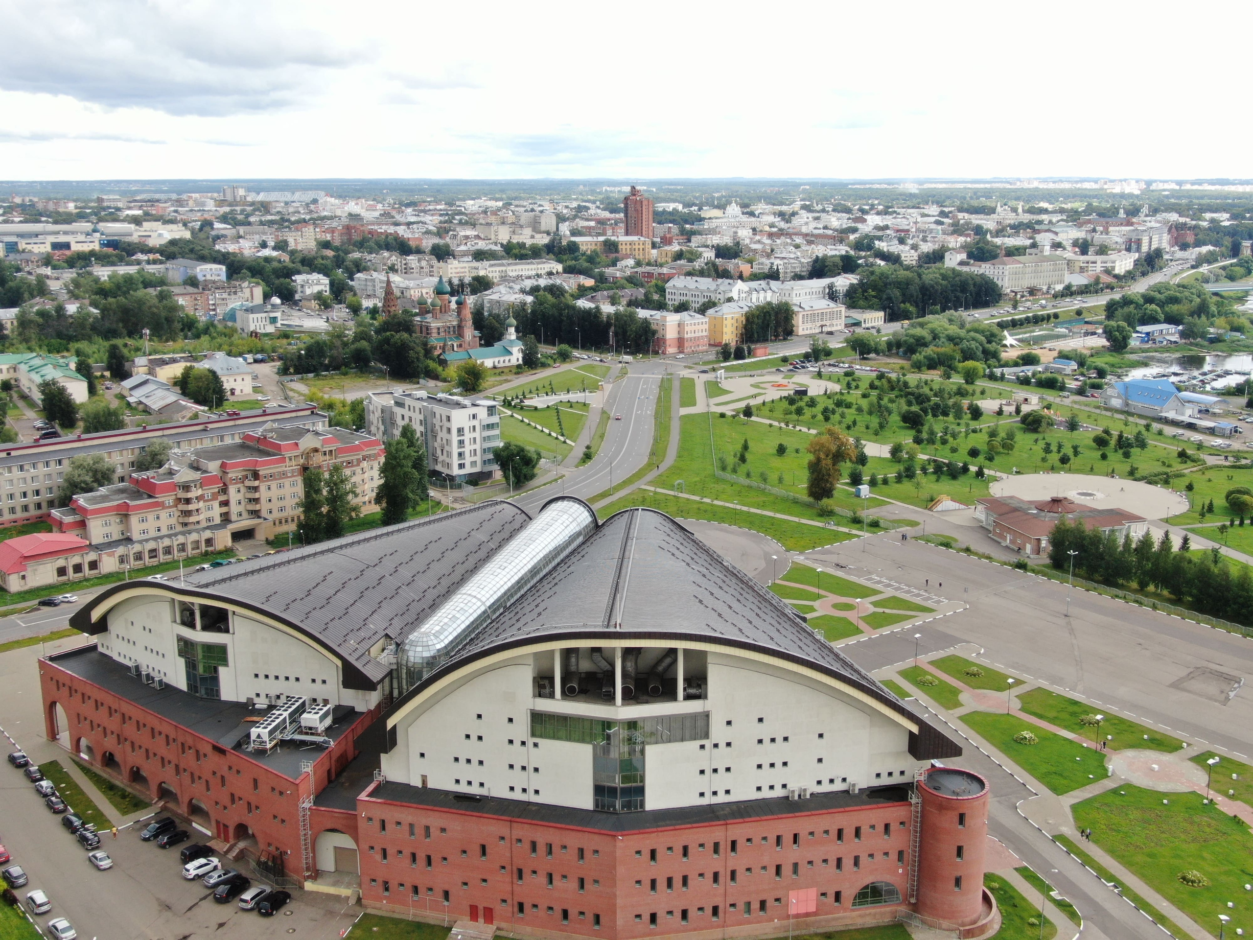 Аэросъёмка в Ярославле дрон квадрокоптер — портфолио Грибов Медиа. Фото и видеосъёмка в Ярославле | Грибов Медиа контент студия  — от 2500 ₽/час