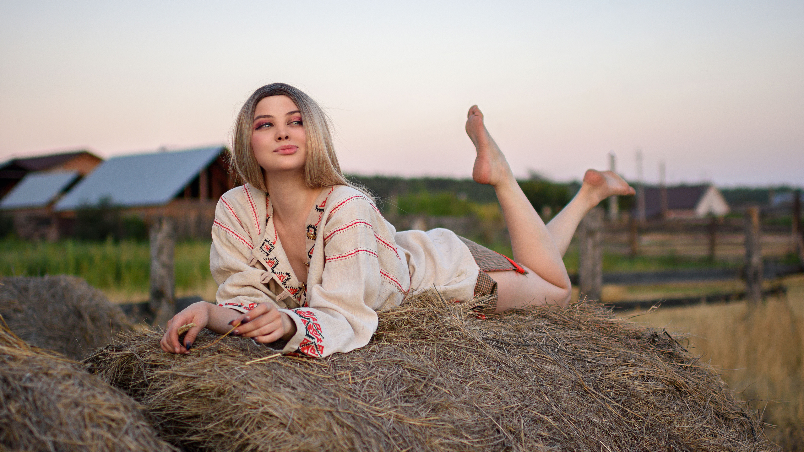 Уличный женский портрет в Тюмени фотограф Павлюк Александр. Фотограф Тюмень Павлюк Александр