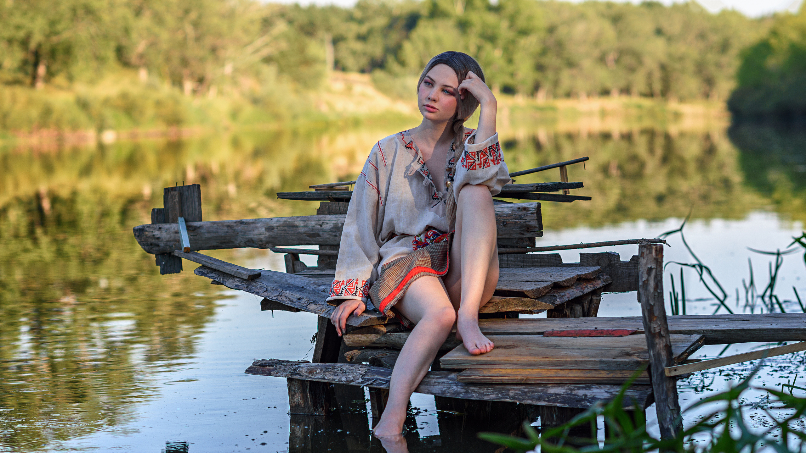 Уличный женский портрет в Тюмени фотограф Павлюк Александр. Фотограф Тюмень Павлюк Александр