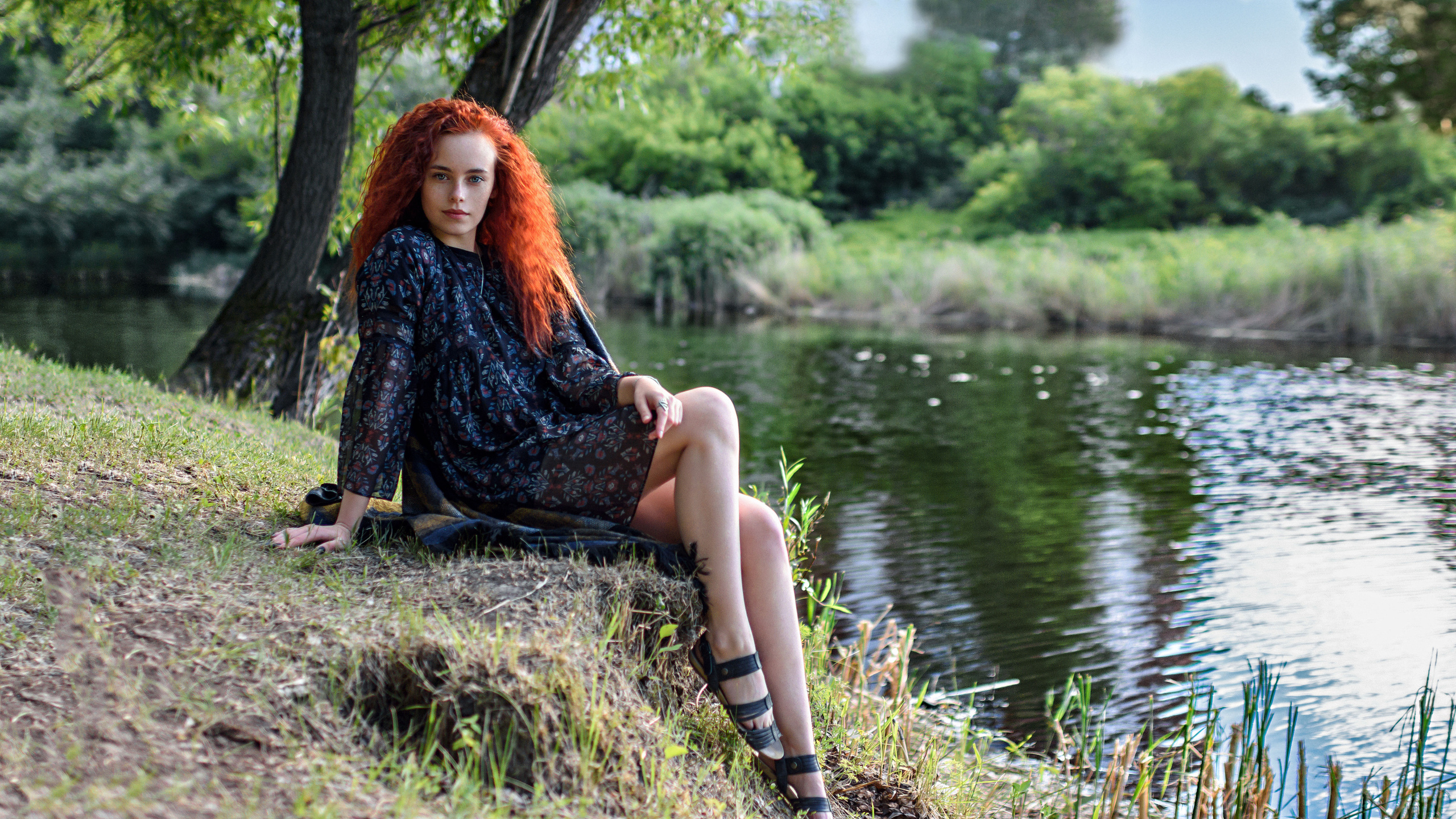 Уличный женский портрет в Тюмени фотограф Павлюк Александр. Фотограф Тюмень Павлюк Александр