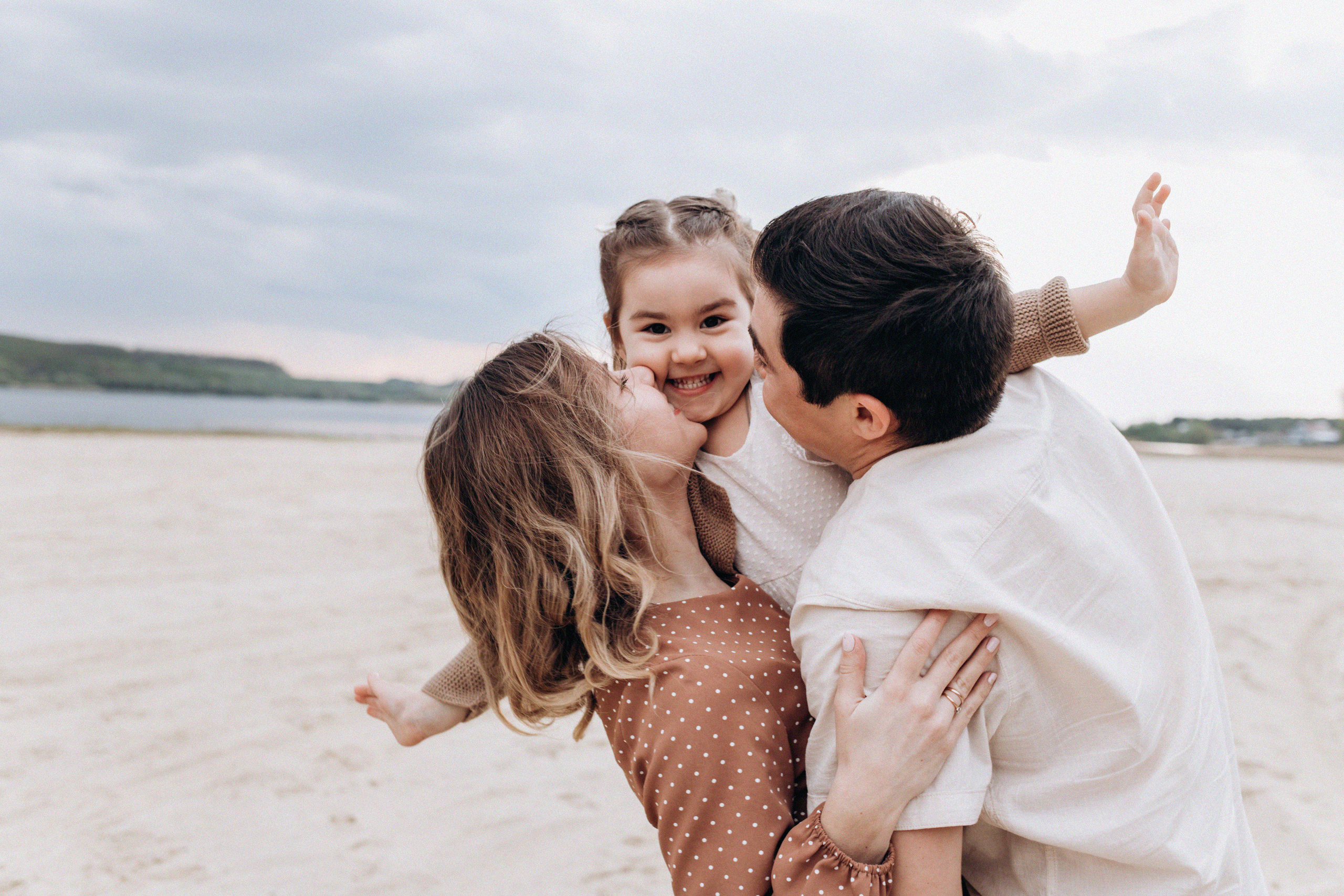Наташа, Ришат и маленькая Злата. Семейный фотограф Виолла Платонова Белгород