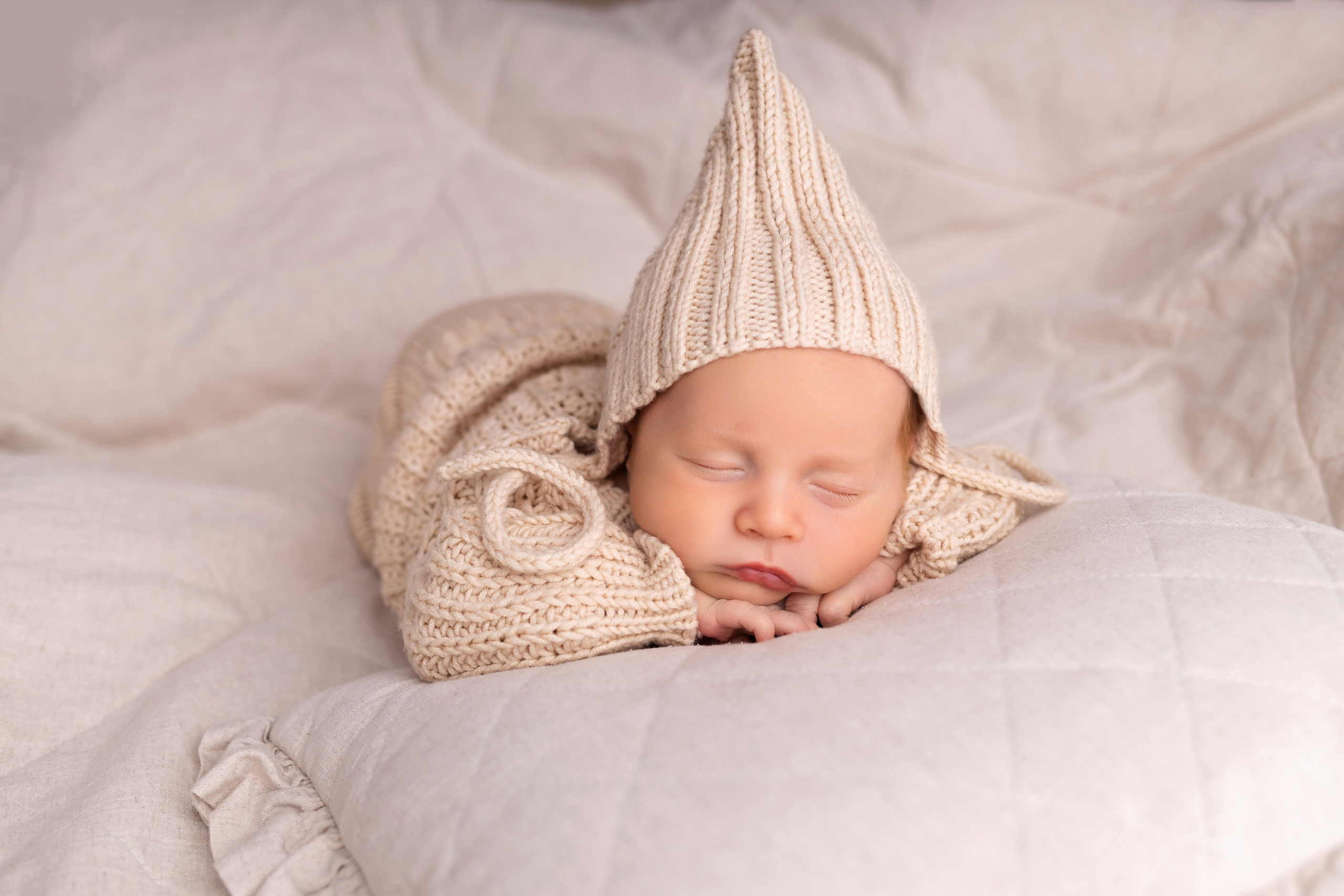 Newborn съемка в стиле Лайф. Фотограф новорожденных малышей в Омске и Омской области Эльвира Камаева