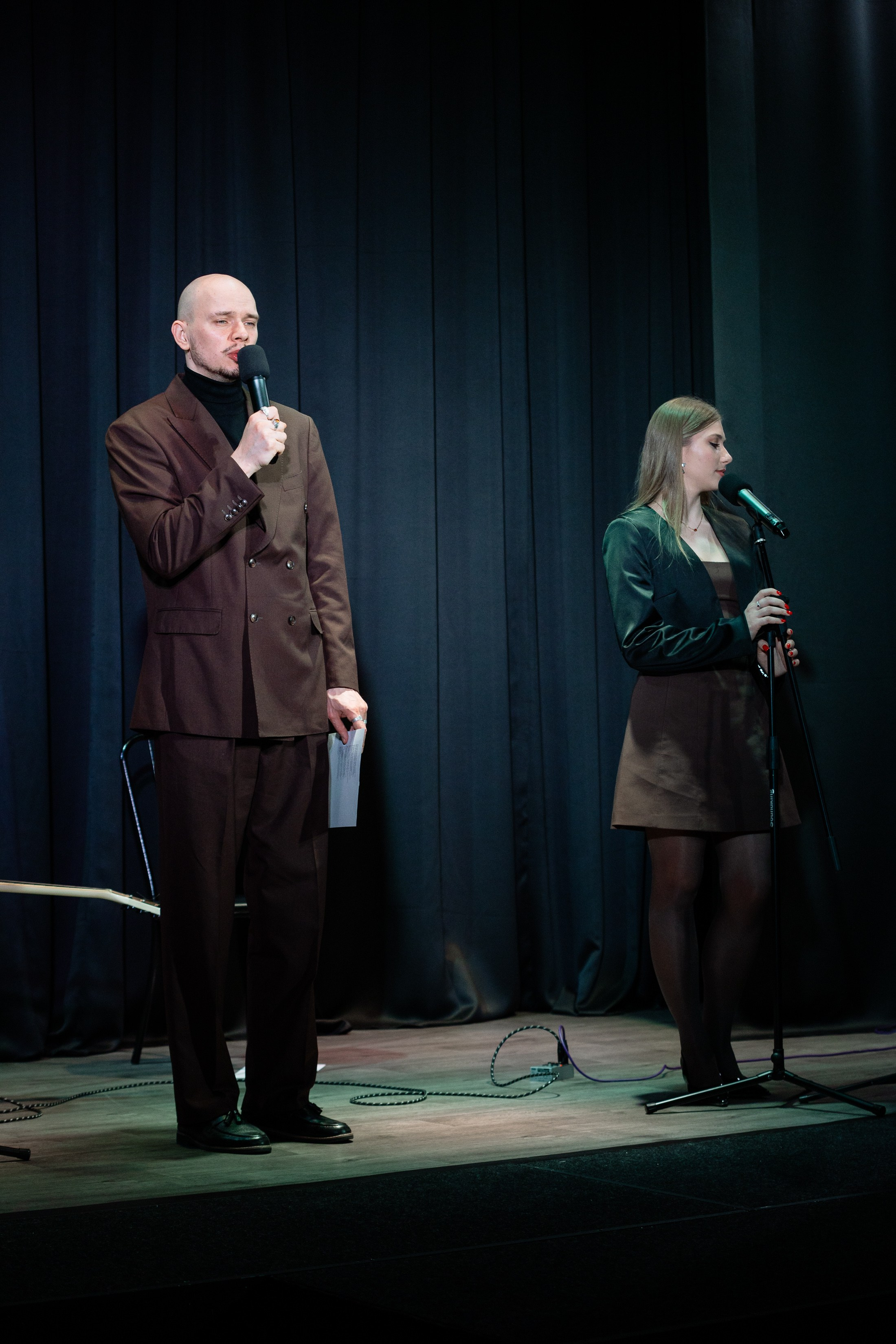 Поэтический вечер с Игорем Бушмелевым и Никой Станиславчик. Фотограф Юлия Мальцева