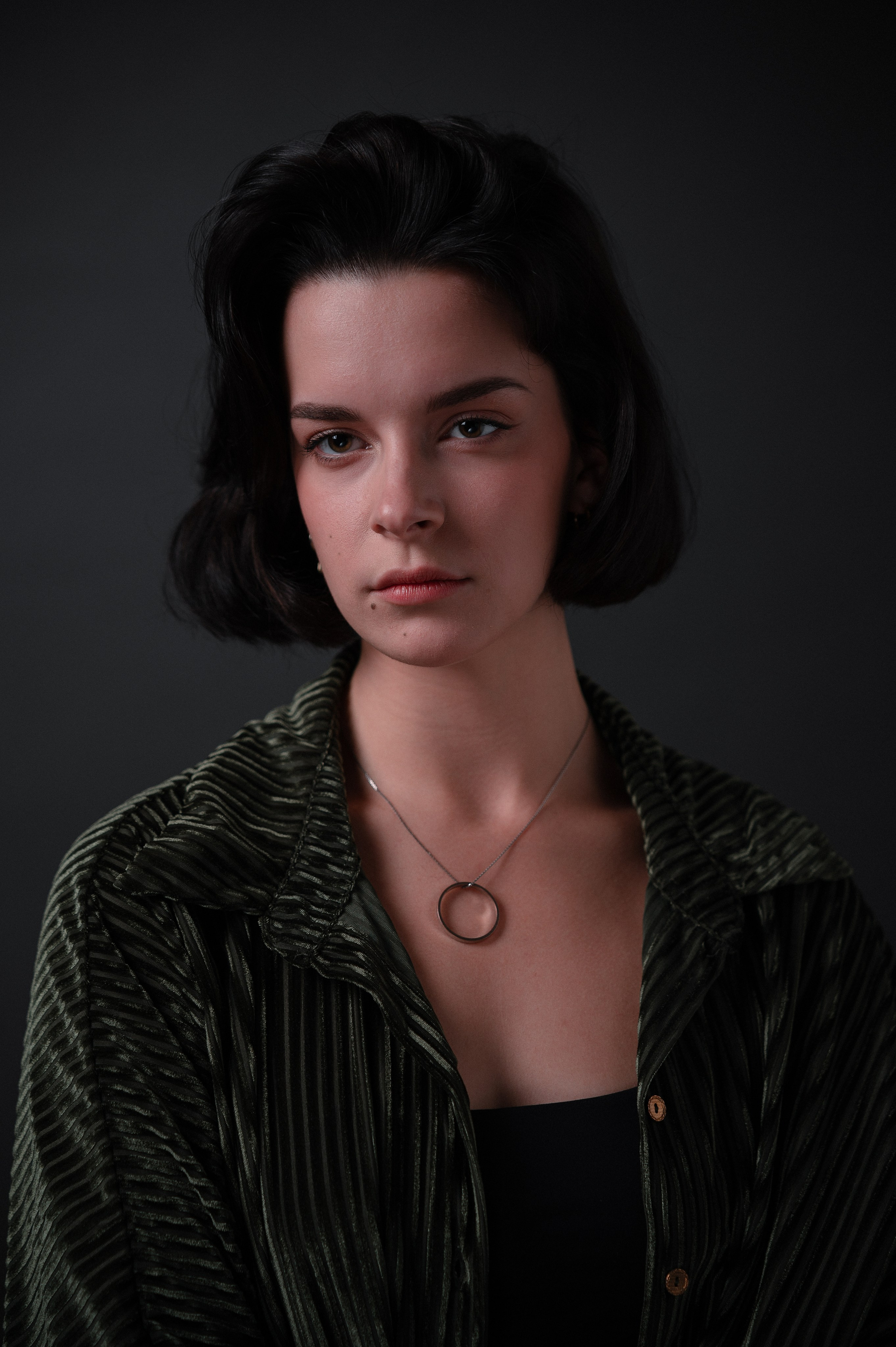 Артистка театра Вахтангова.