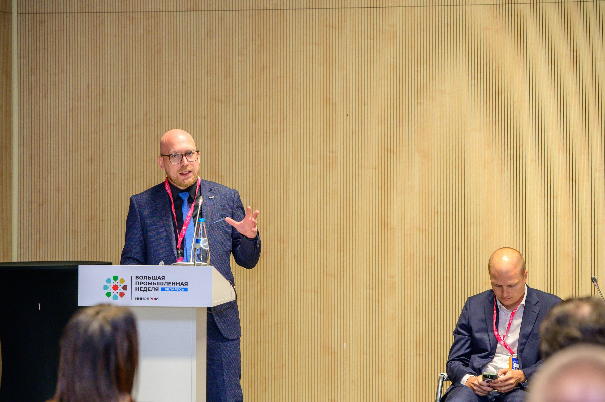 BigindustrialweekBelarus. Фотоуслуги, услуги фотографа, фотографирование важных событий