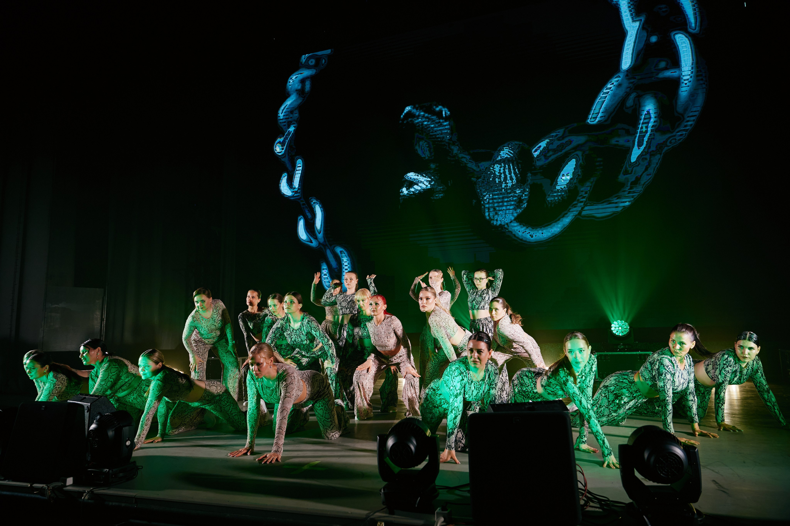 VIVA GLAM Отчетный концерт. Фотограф и видеограф в Кургане Леонид Корнильев