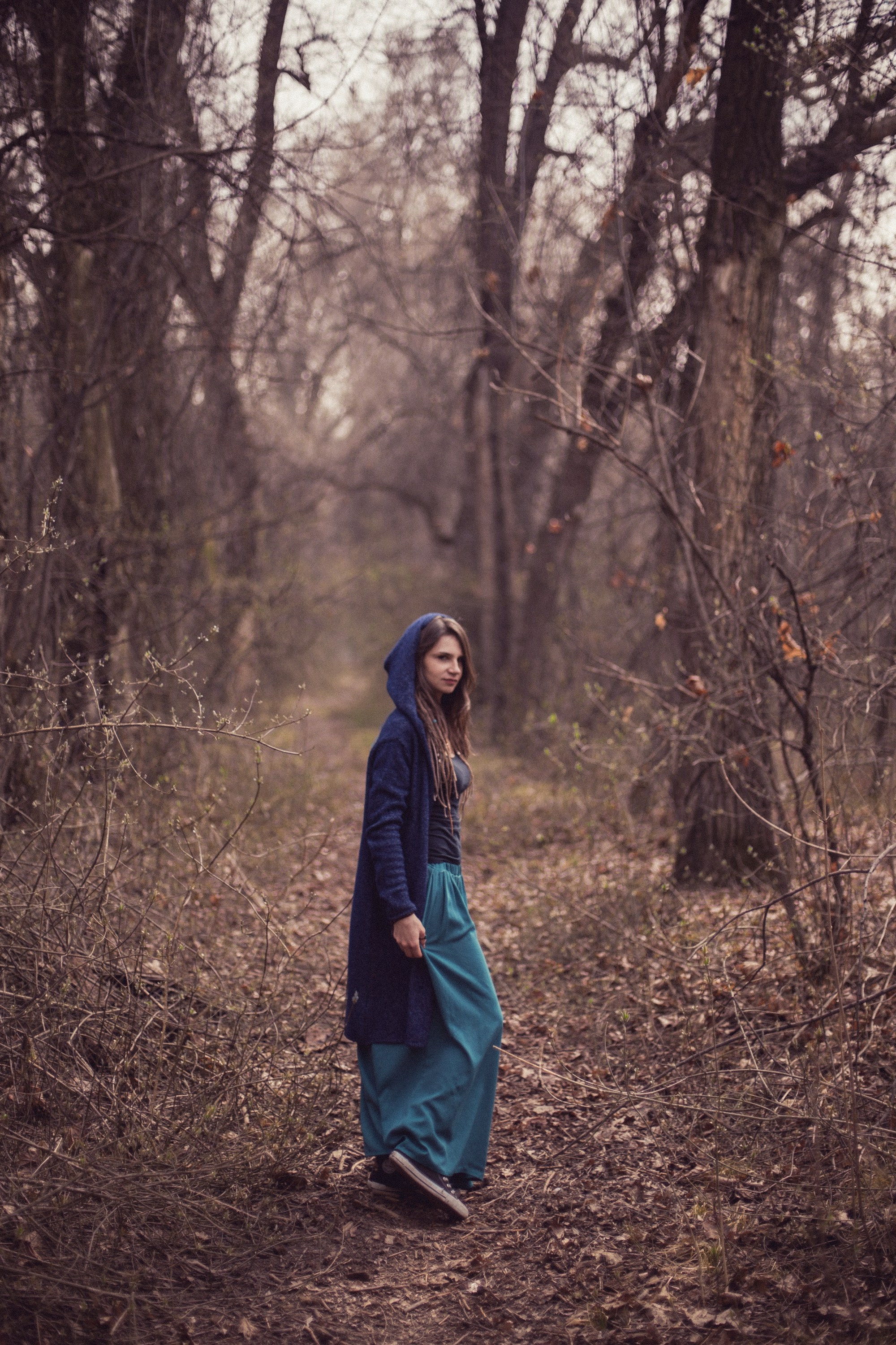 Ксения / лес / Алматы. Фотограф Наталья Гончарова. Снимаю живые портреты в Алматы