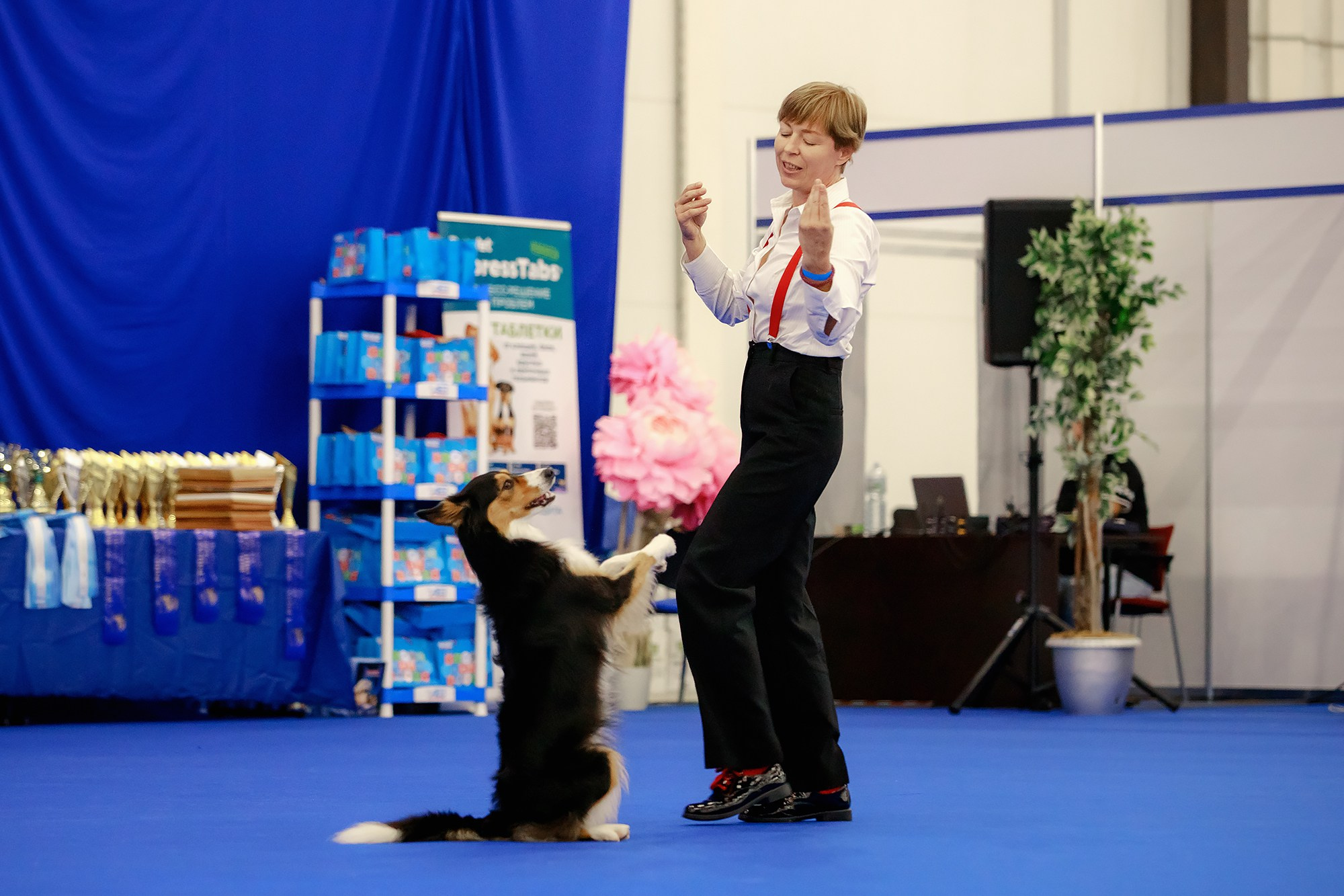 Танцы на выставке «Зоошоу», СПб. Фотограф-анималист Mary Mart — Москва, Питер
