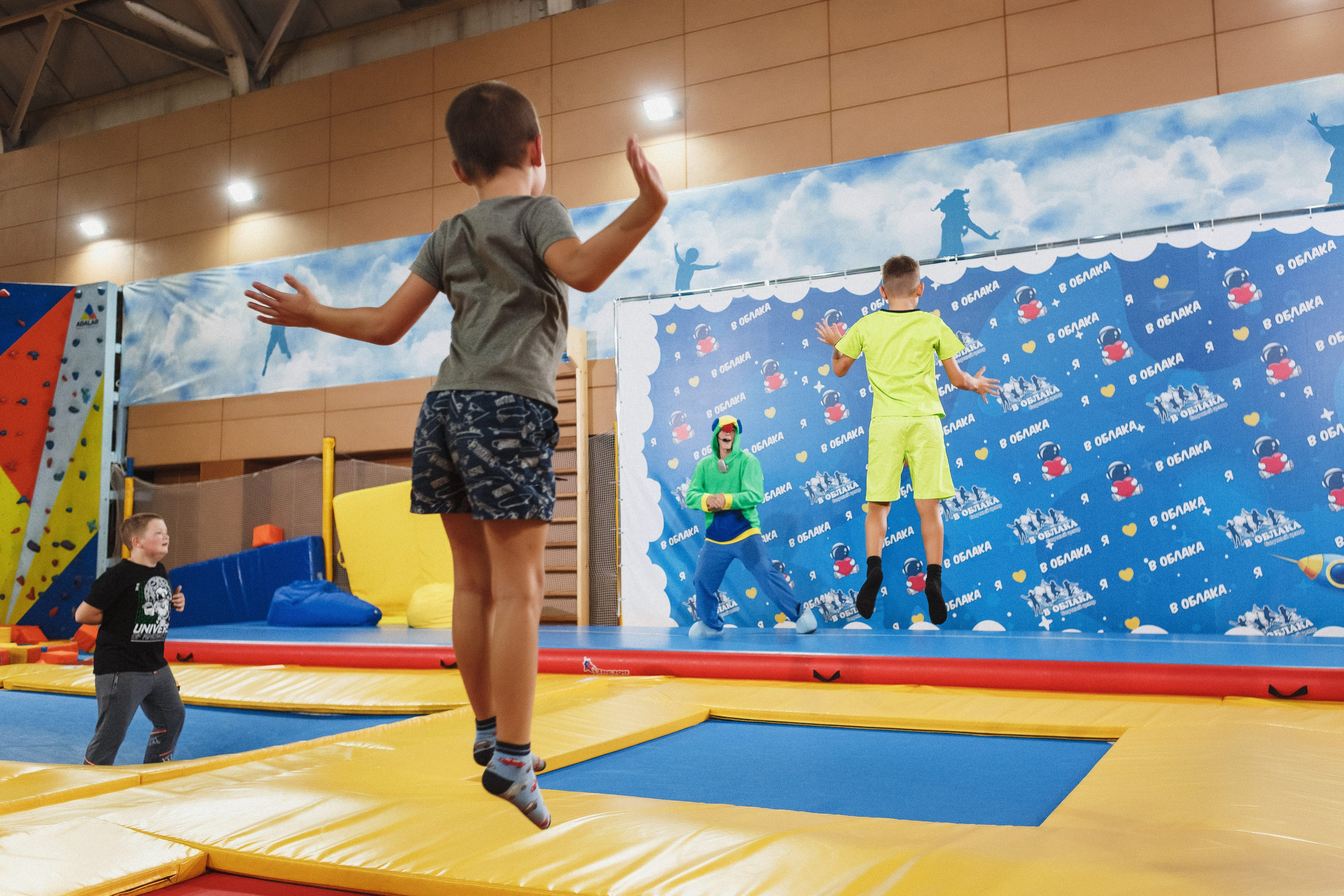 Веселые моменты: День рождения Даниила в 'В облака' Таганрога. Свадебный и семейный фотограф в Таганроге Бакарюк Антон