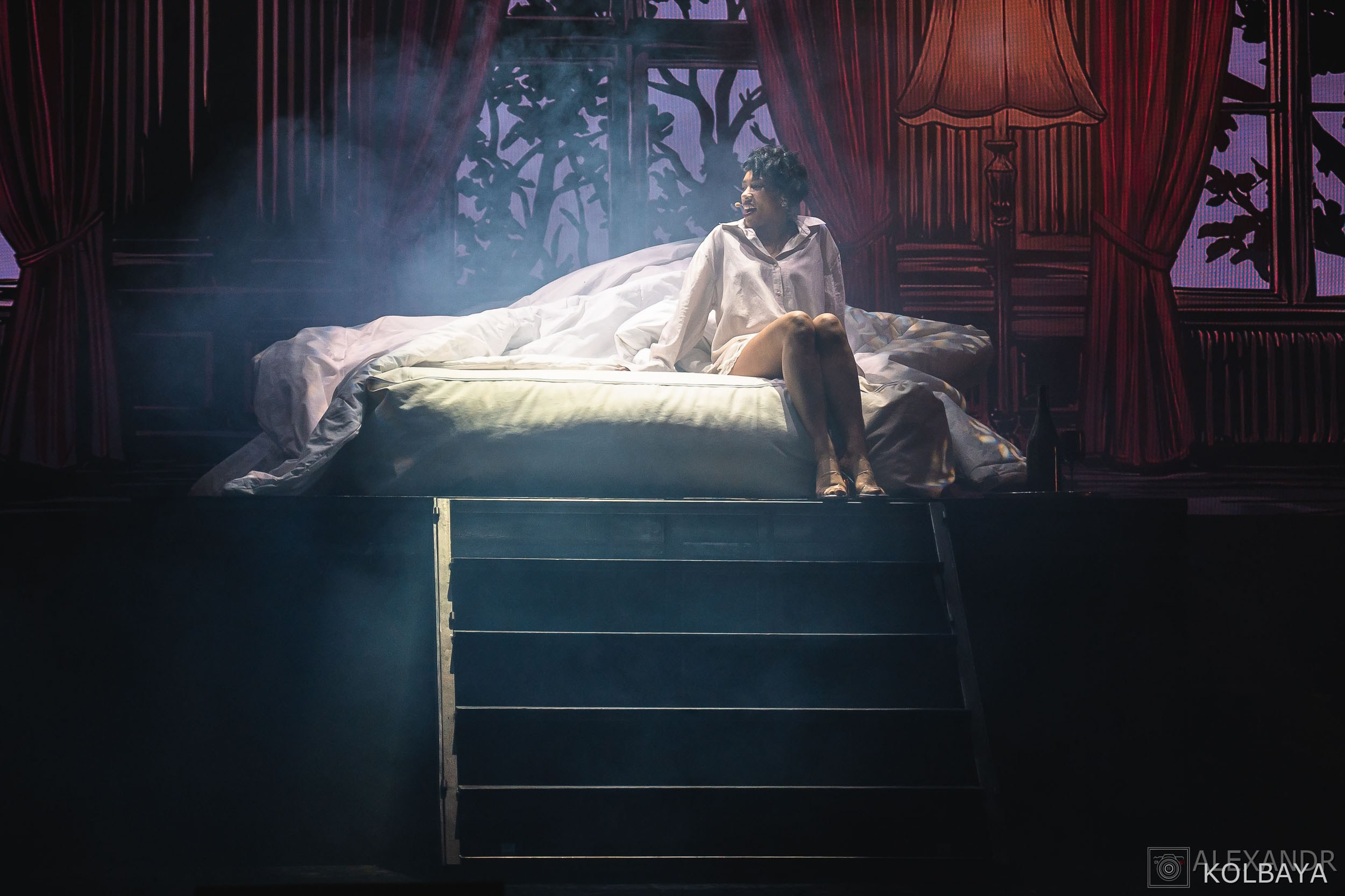 Фотографии со спектакля «Однажды в городе N». Концертный и театральный репортажный фотограф в Москве Александр Колбая