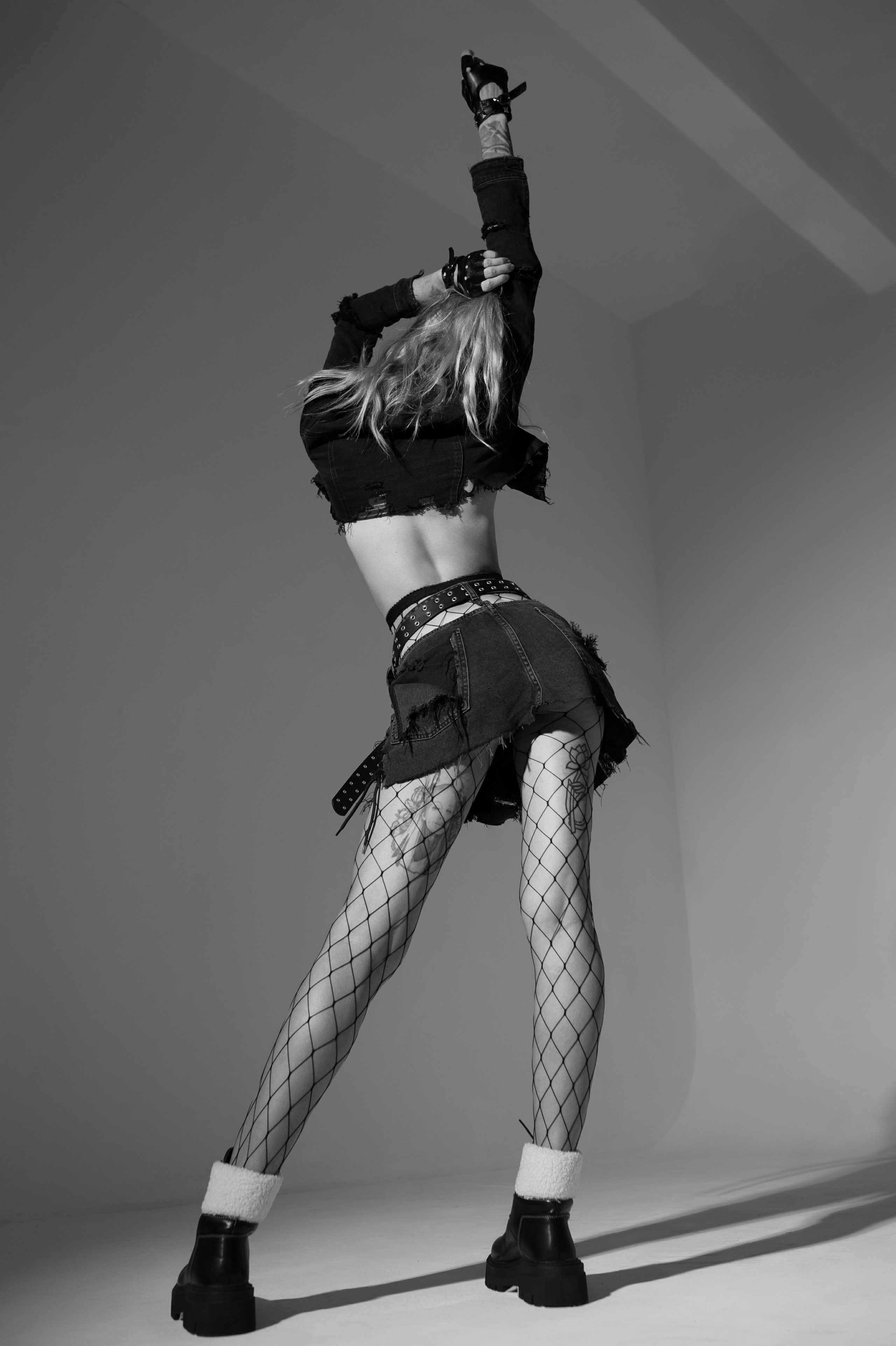 Фотосессия в стиле минимализм. Александр Mr.Brass — фотографирую женский портрет в Москве