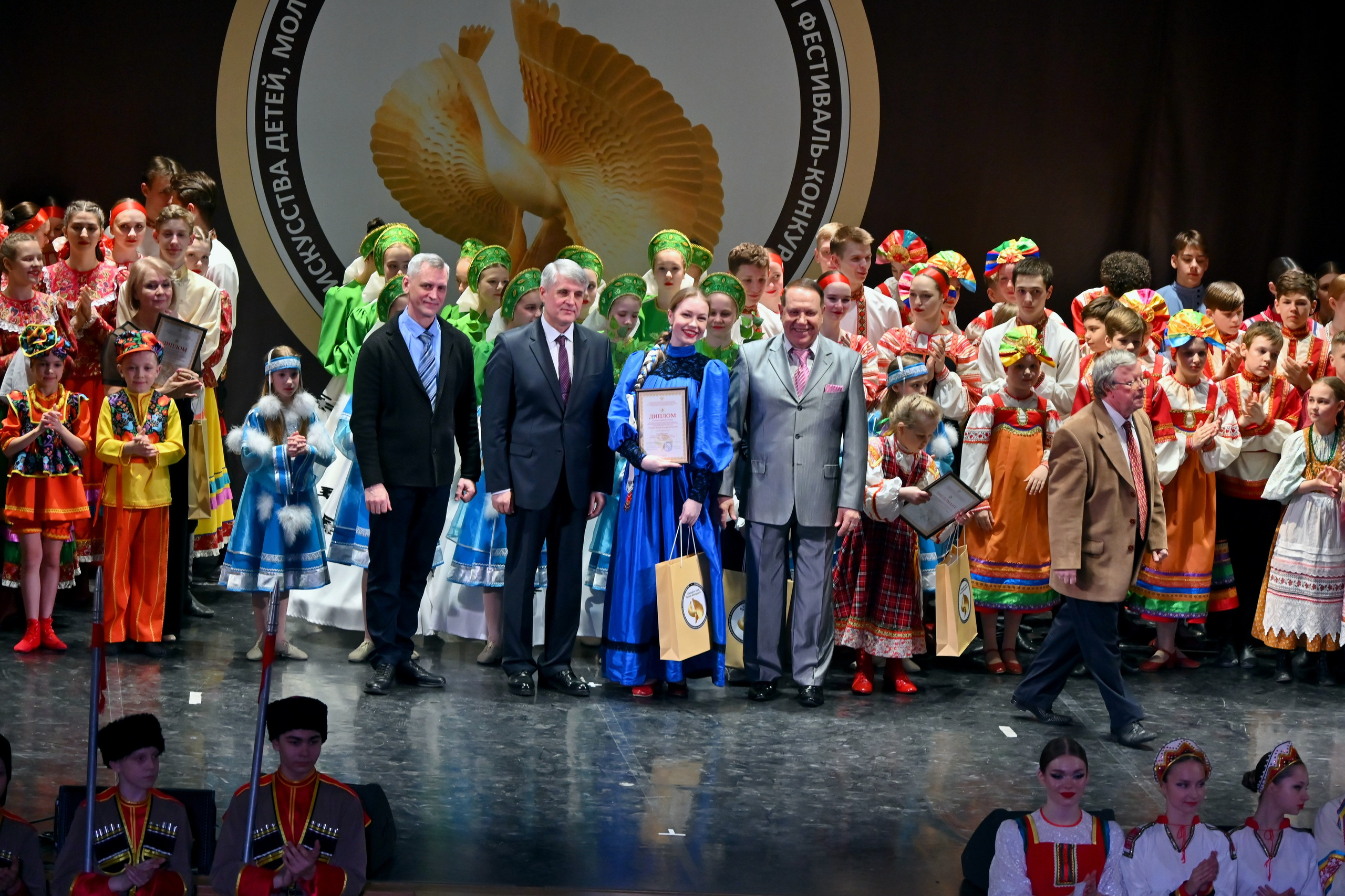 Гала-концерт. Танцуй и пой, Россия Молодая! 22.04.2024. Профессиональный фотограф в Москве Алёна Котова