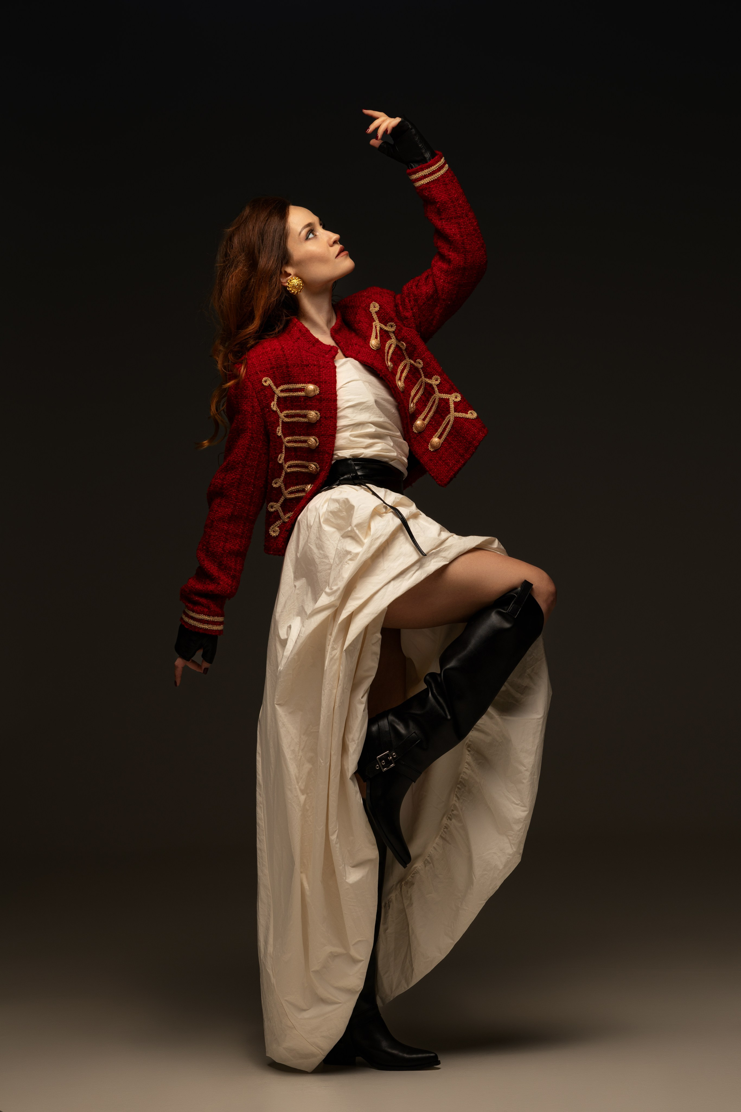 Студийная съемка с Еленой на циклораме с импульсным светом в формате для «себя». Дмитрий Шульгин, портретный фотограф в Воронеже