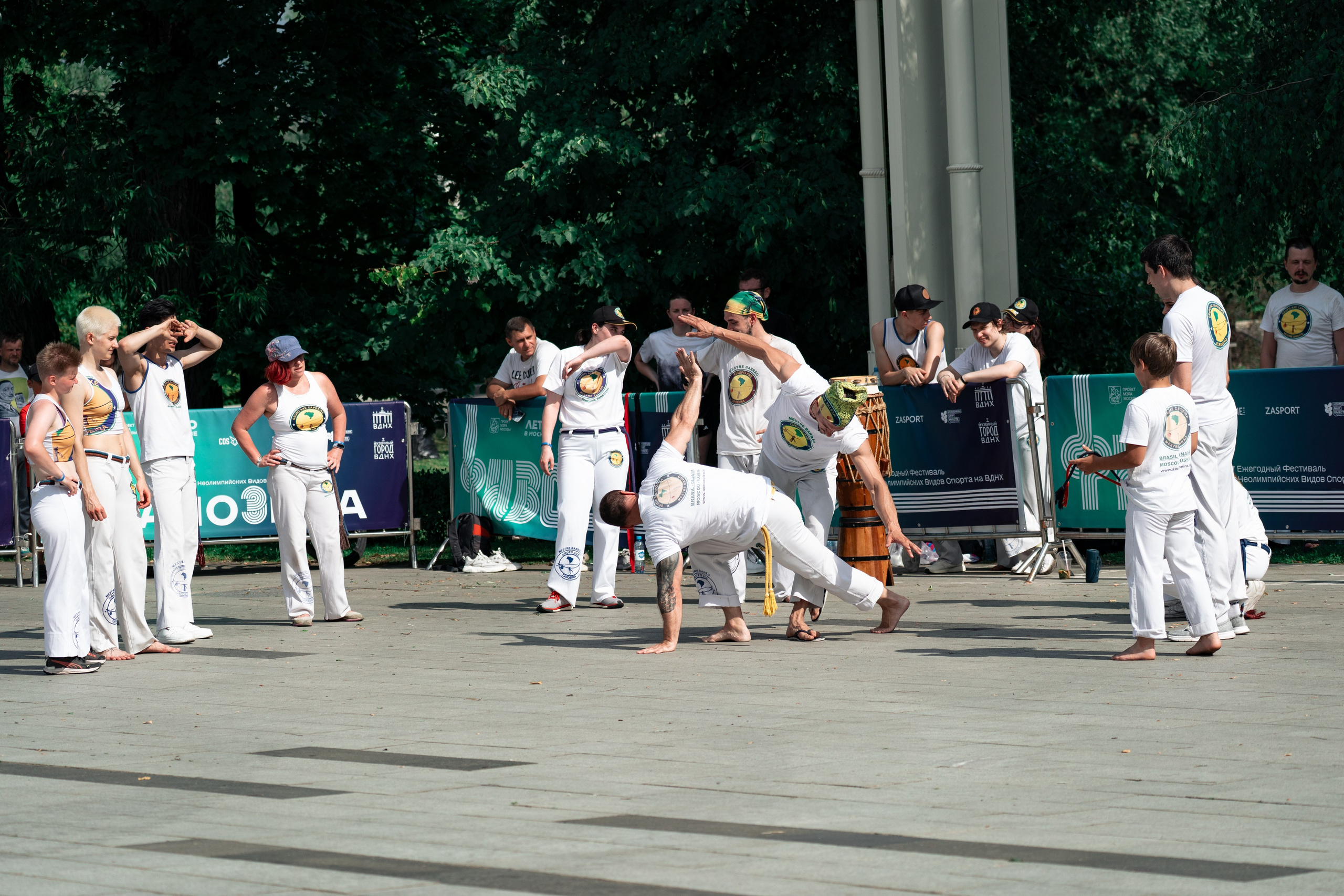 Открытый класс AXE Capoeira на фестивале неолимписких видов спорта на ВДНХ 2025 г:. Фотограф в Москве Ткаченко Владимир