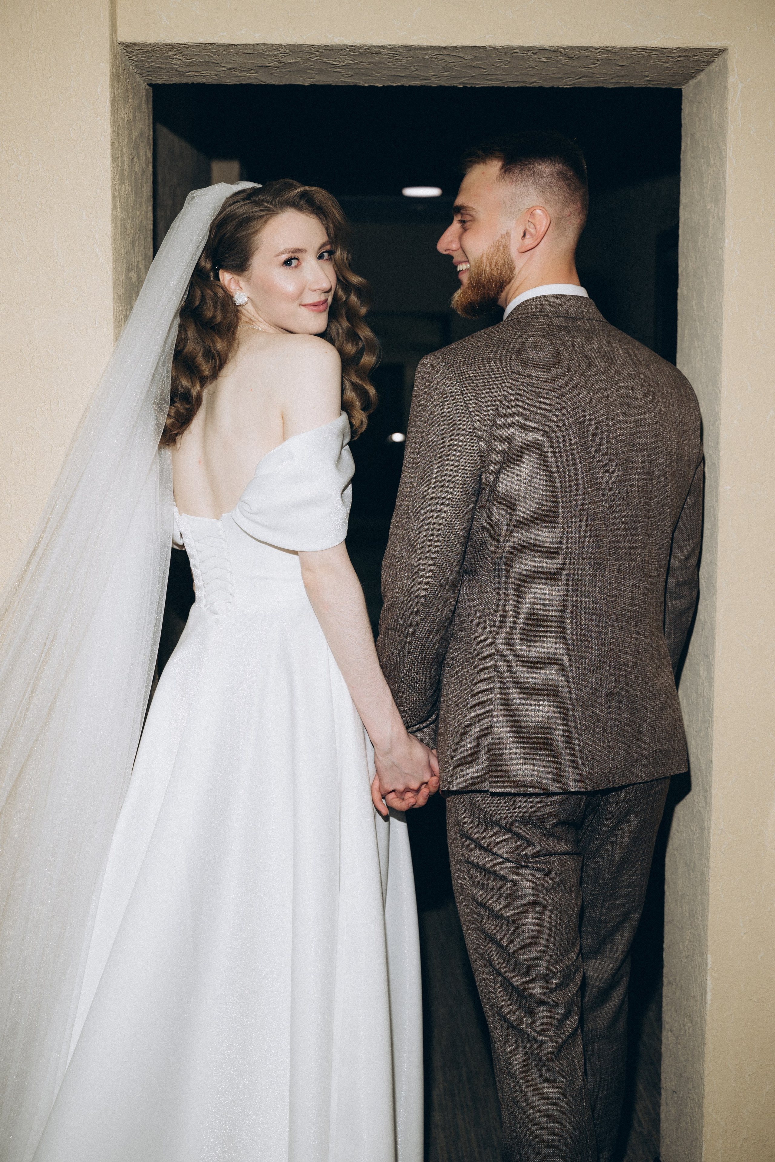 Елена и Артём. Репортажный и свадебный фотограф в Сургуте