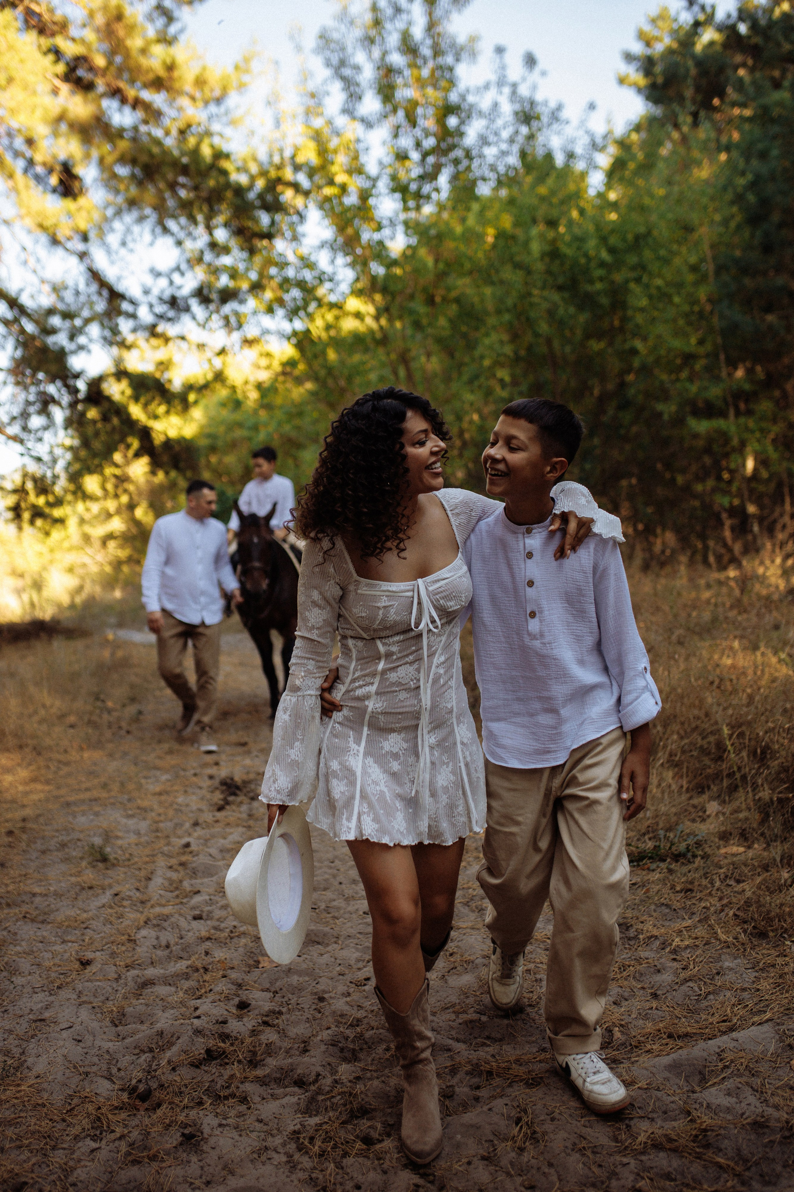 Олеся и семья. Семейный фотограф Губкин/Старый Оскол