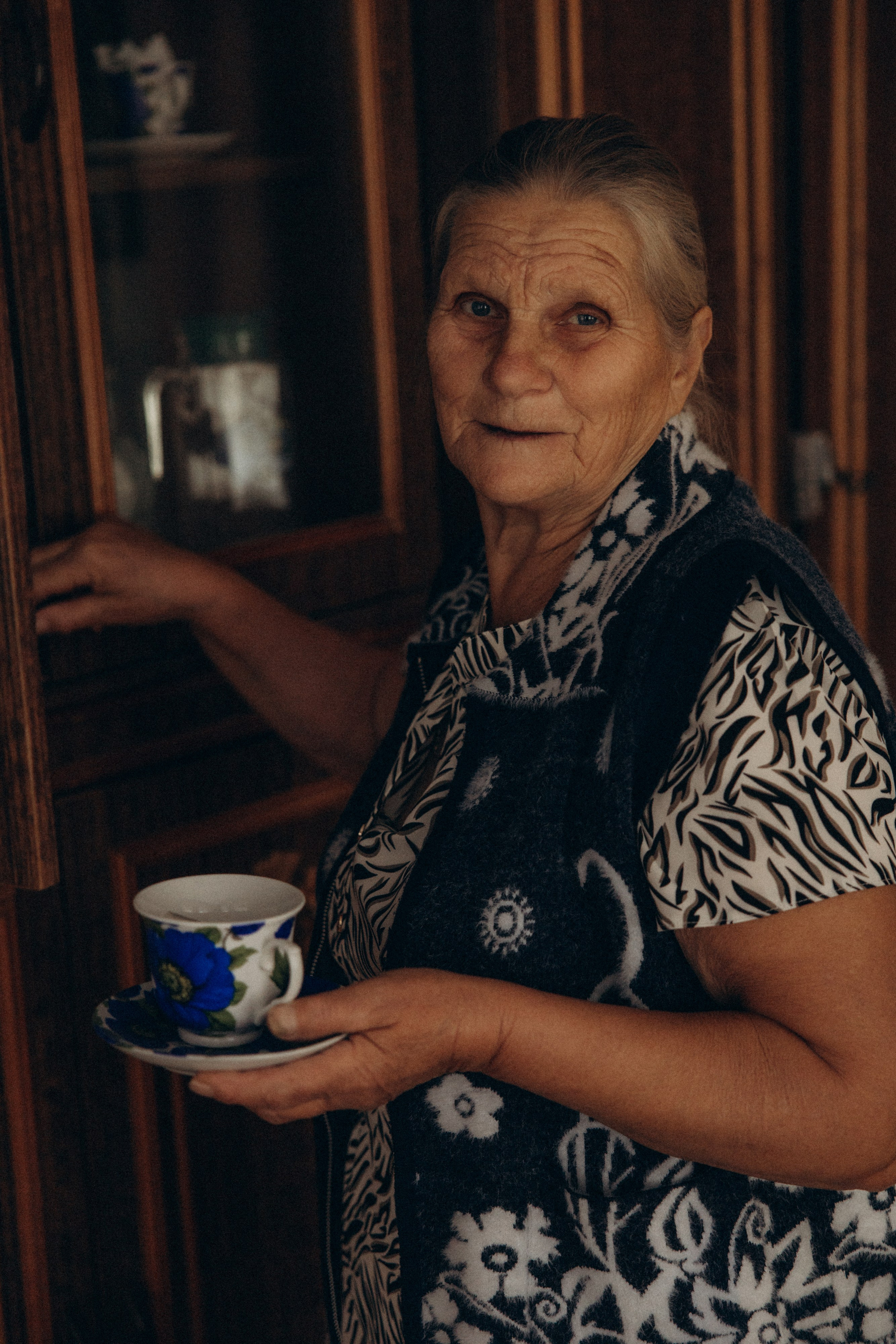 Аня и бабушка. Семейный фотограф Губкин/Старый Оскол