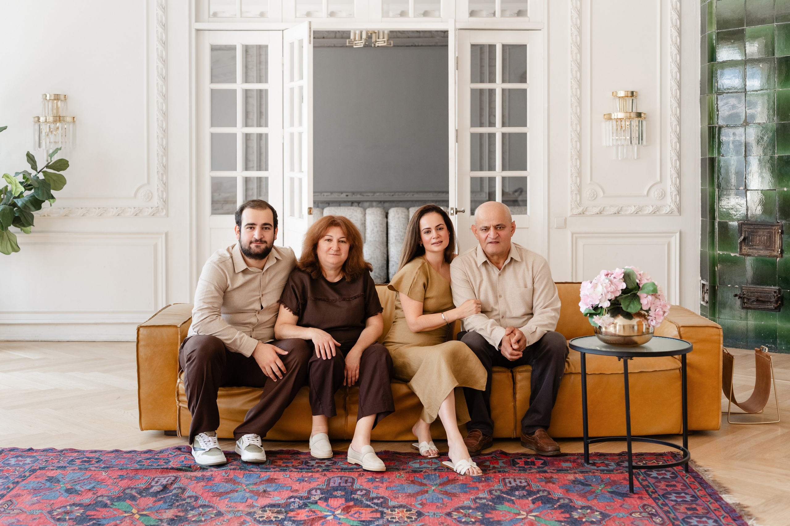 Студийная фотосессия большой дружной семьи. Свадебный и семейный фотограф в Санкт-Петербурге Олеся Еремеева