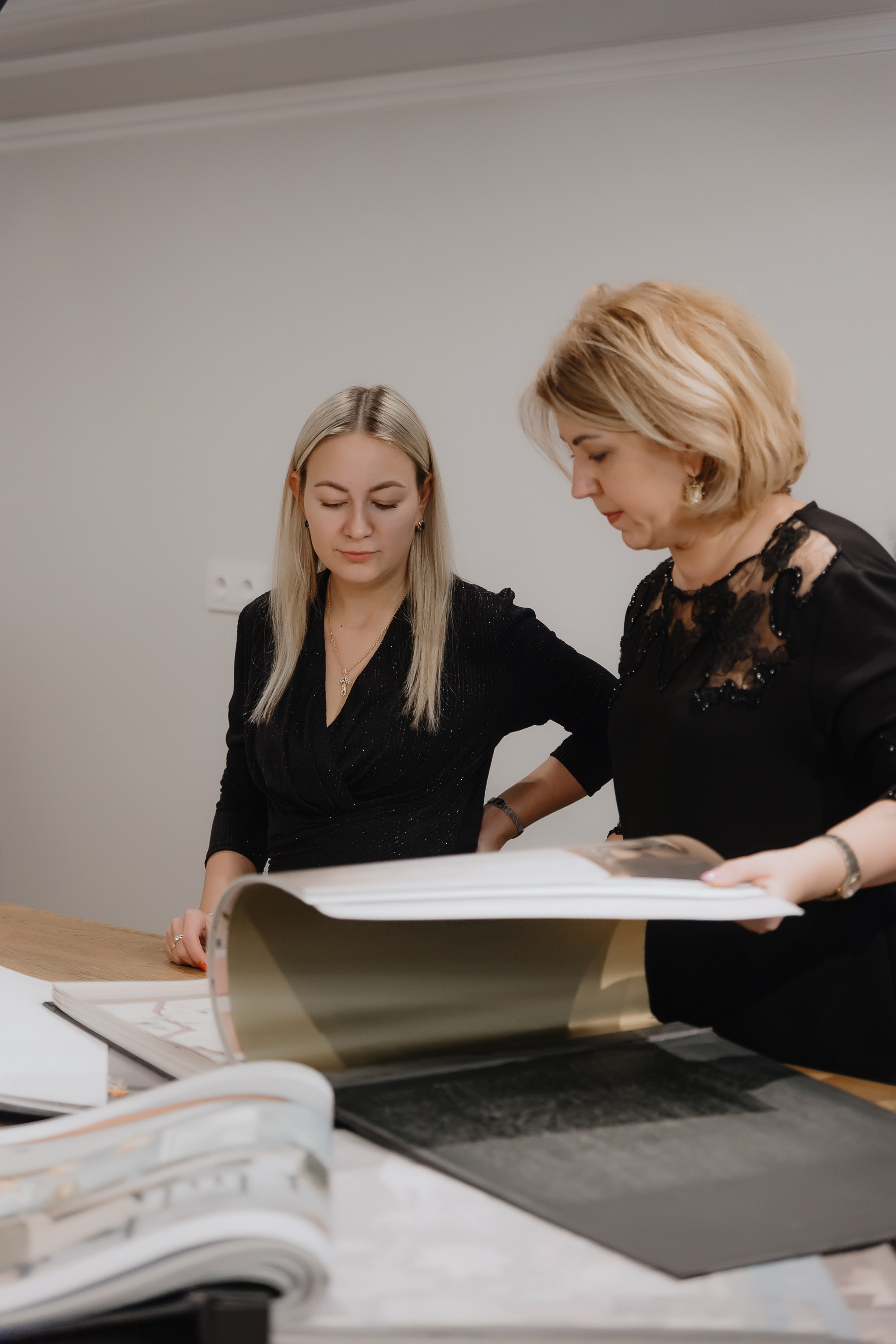 Открытие нового пространства интерьерного салона L. DECO в феврале 2025. L. Deco интерьерный салон. Краски/обои/лепной декор