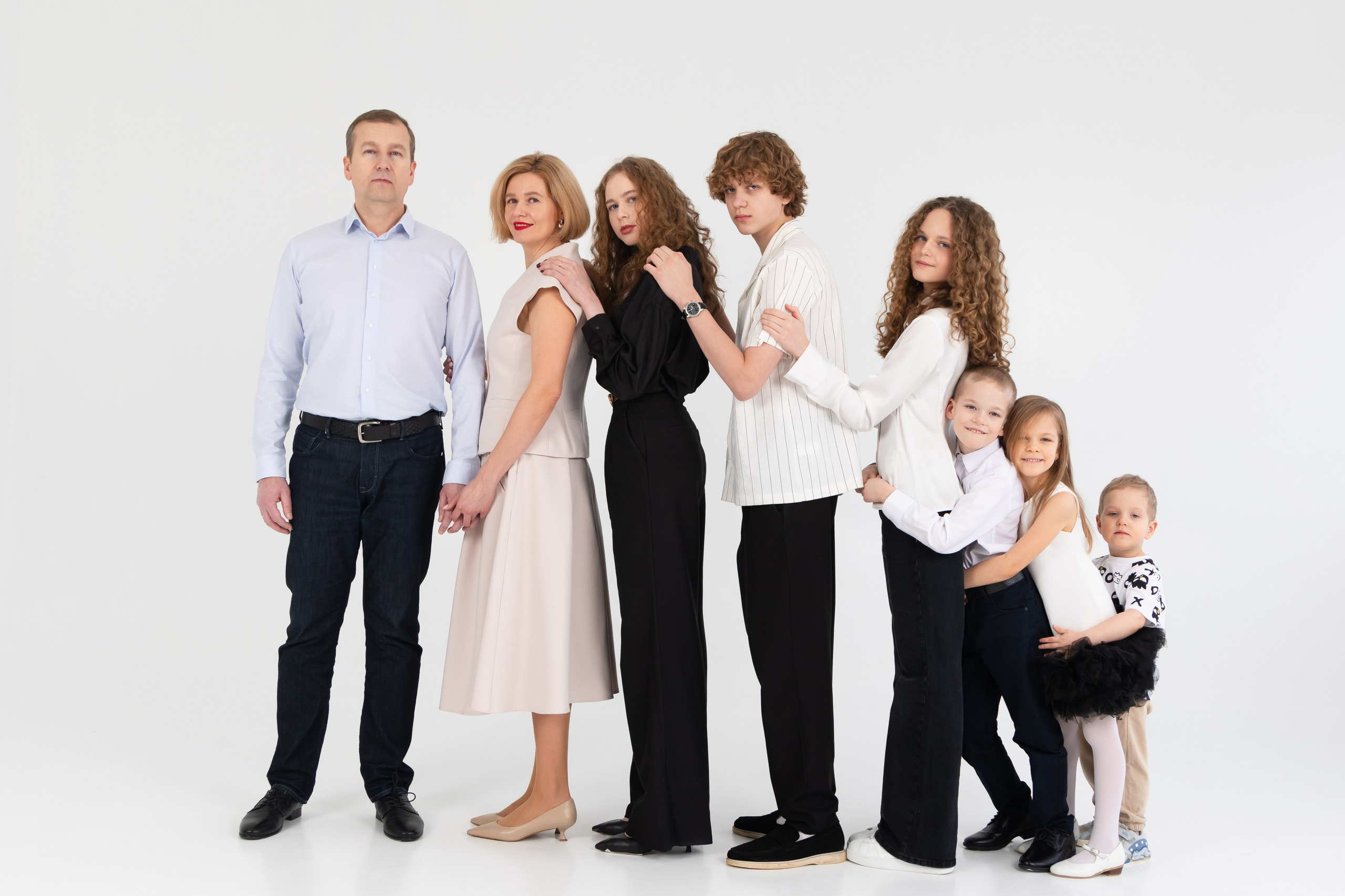 Давыдовых много не бывает! Семейная фотосессия в студии. Фотограф в Екатеринбурге Пойгина Елена