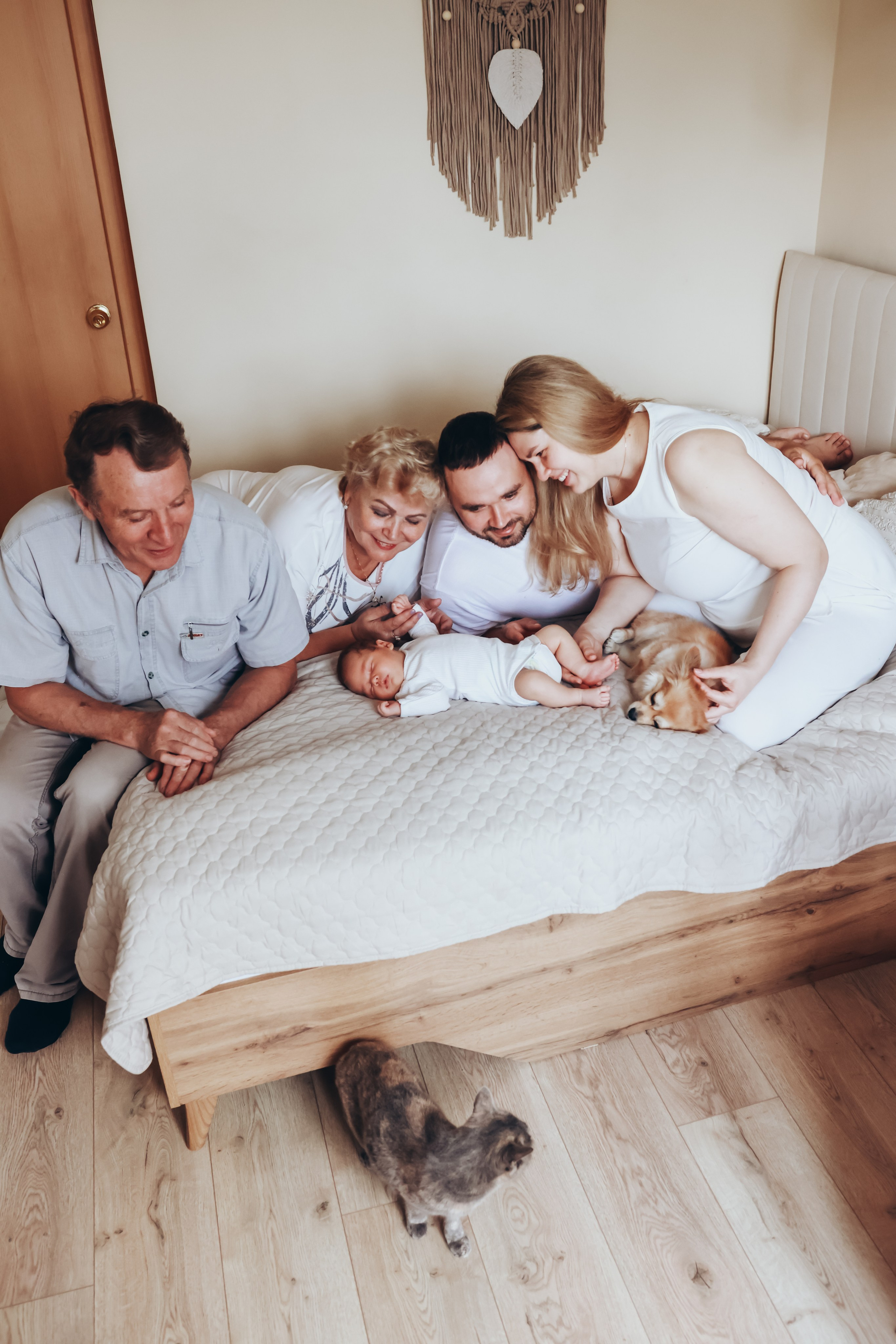 Домашняя семейная фотосессия с новорожденным. Фотограф в Екатеринбурге Пойгина Елена