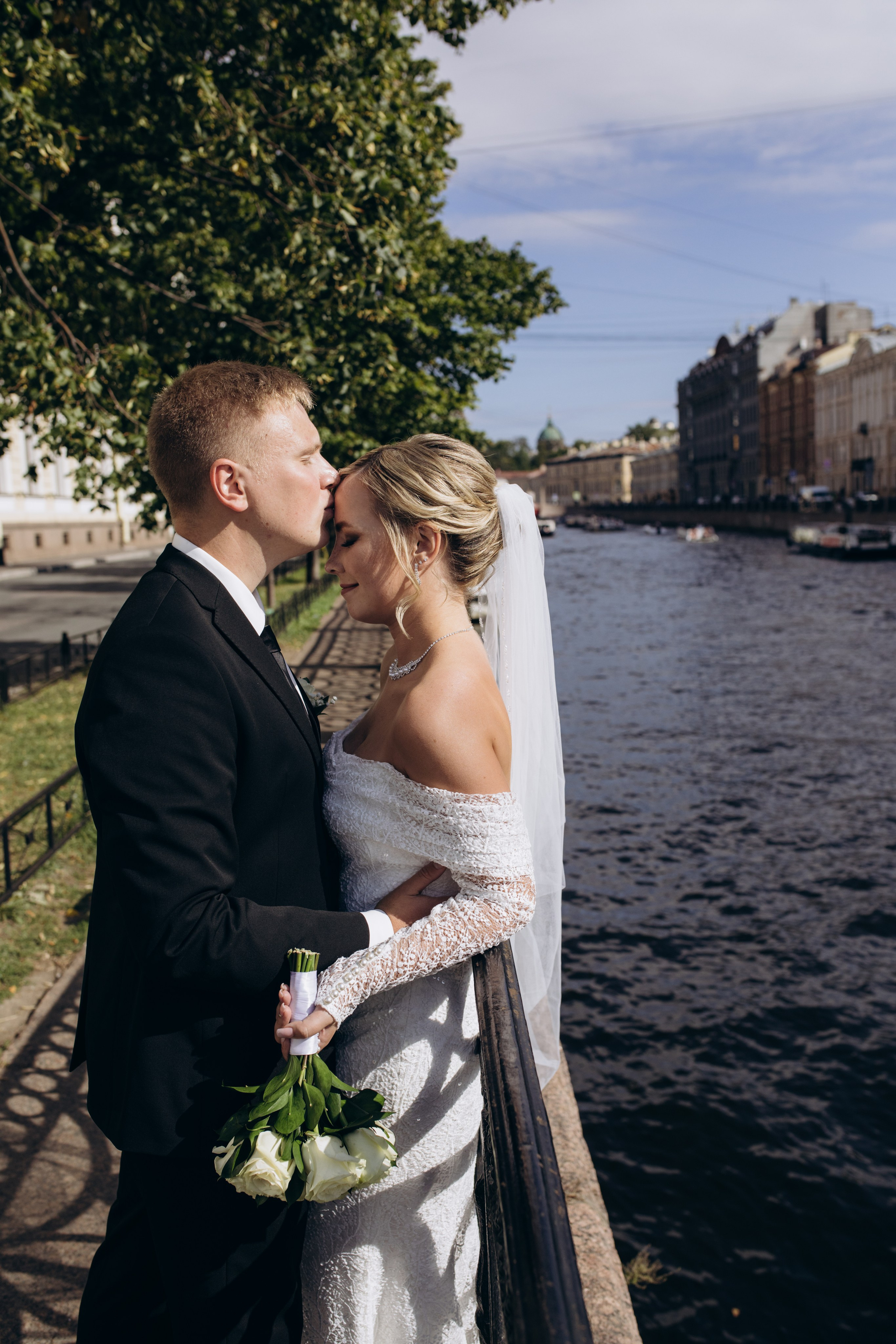 Свадебная регистрация в Загсе на Английской Набережной в Санкт-Петербурге. Фотограф в Санкт-Петербурге Разиля Идиятуллина