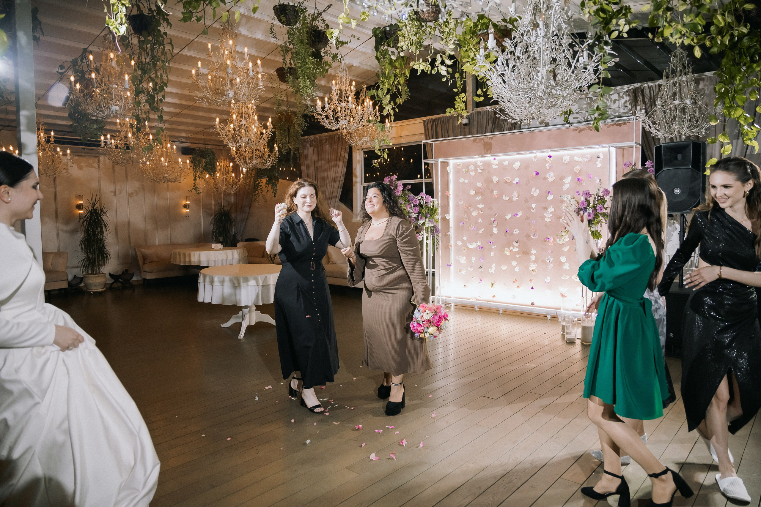 Яна и Святослав. Свадебный день. Свадебная фотография. Арина Рубах