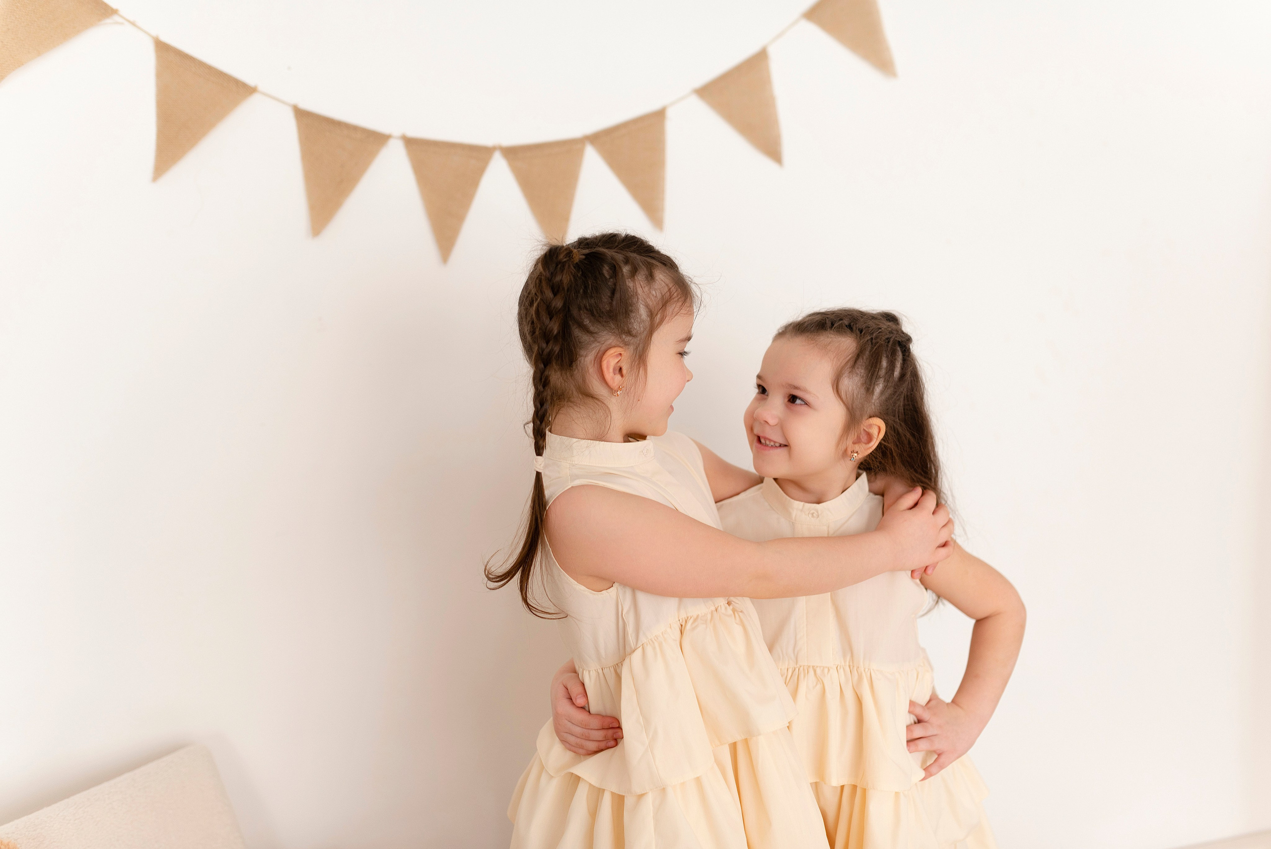 Света и Ира. Детский и семейный фотограф в Сургуте и Нефтеюганске Анна Старцева