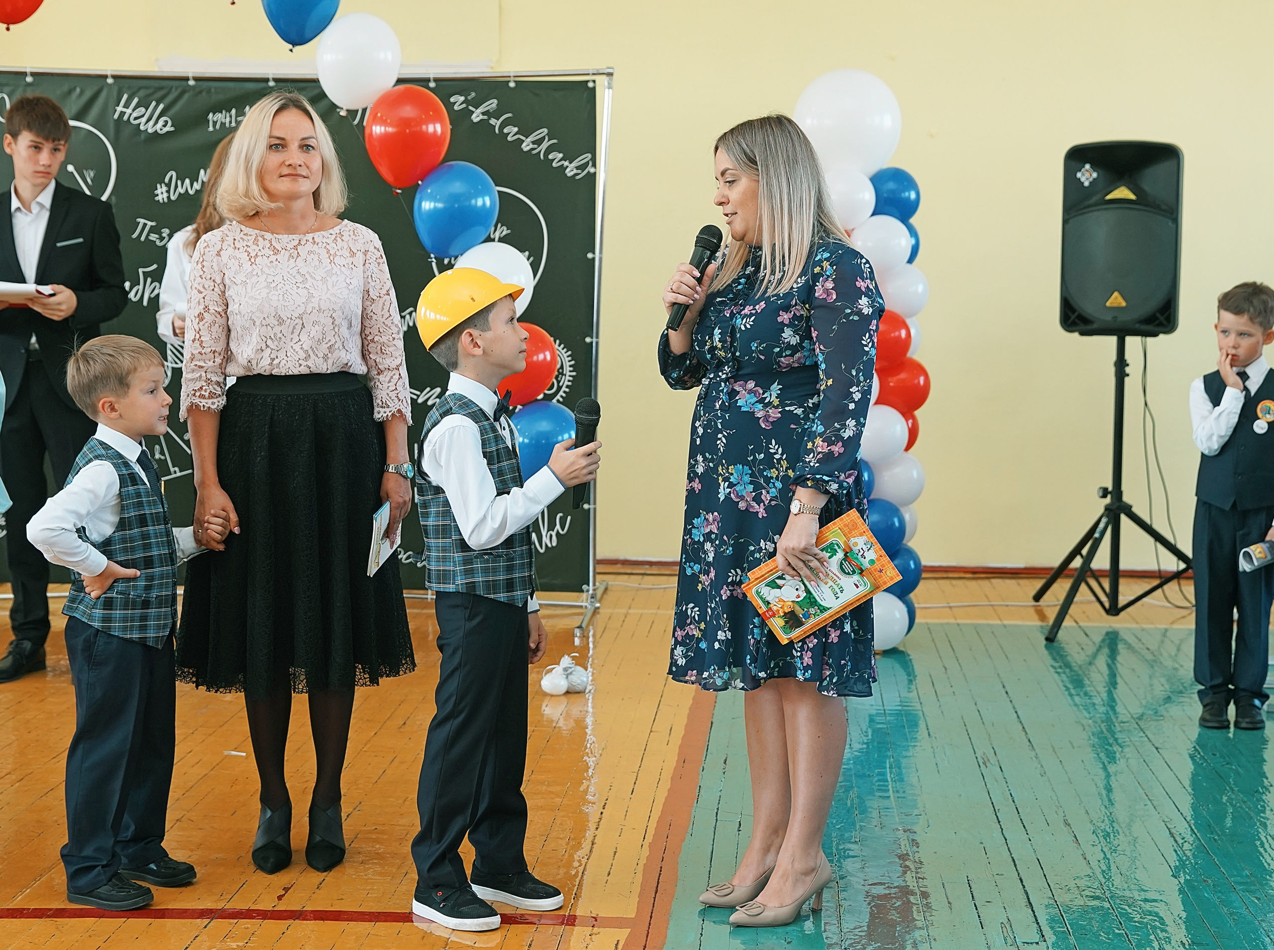 Первый класс линейка, в классе, портреты. Семейный и детский фотограф в Нижнем Новгороде