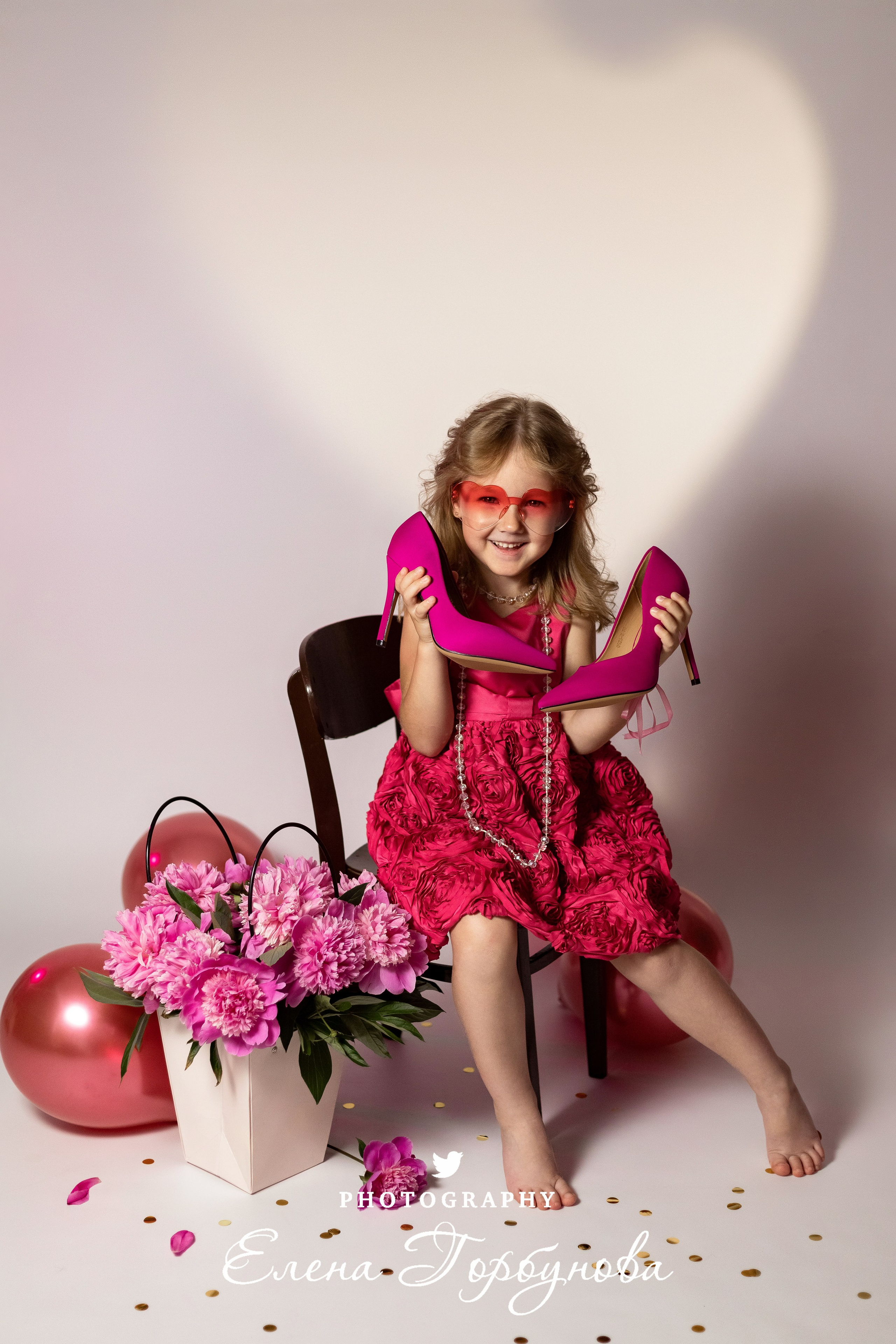 «Модница в розовом» В моей студии. Вероника и Александра. 2024. Фотограф Пермь. Свадьбы. Семья и дети, школа, д. сад. Фотокниги
