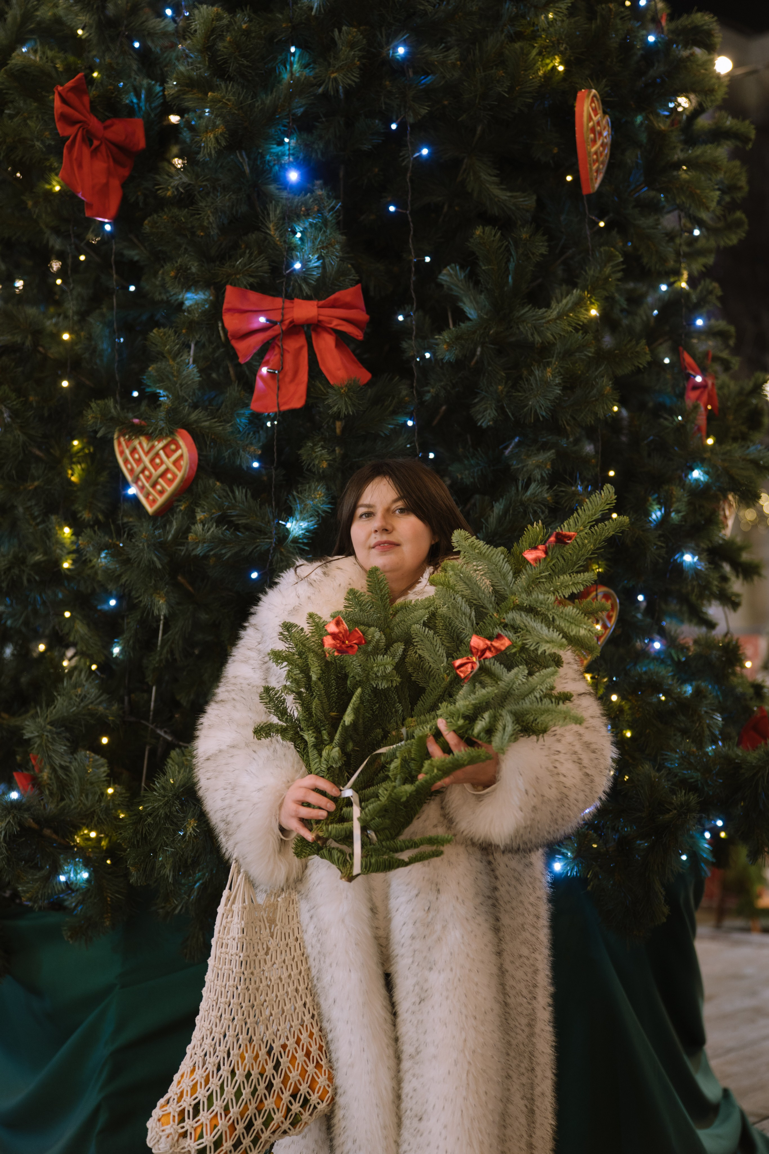 ПРОГУЛКА НА МАНЕЖНОЙ ПЛОЩАДИ ДЛЯ ДЕВУШКИ ПЕРЕД НОВЫМ ГОДОМ (НОВОГОДНЯЯ ФОТОСЕССИИЯ НА МАНЕЖНОЙ ПЛОЩАДИ). Профессиональный фотограф, Санкт-Петербург — Виктория Богомолова