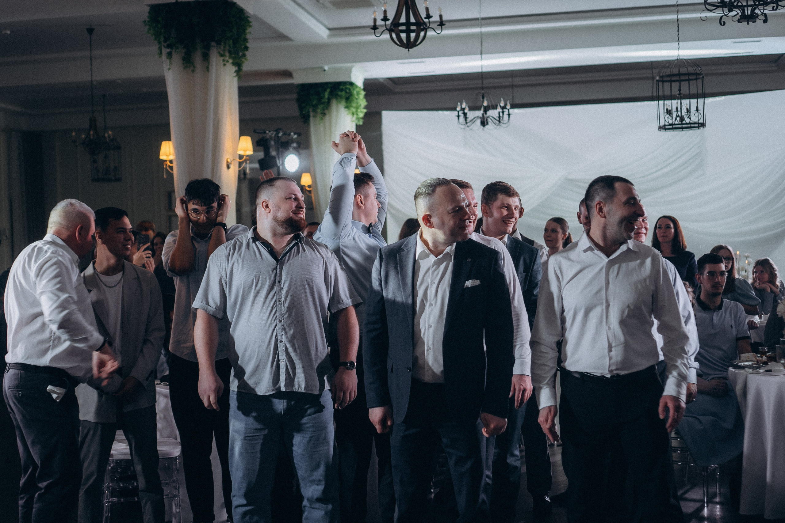 СВАДЕБНАЯ СЬЕМКА СБОРОВ В ОТЕЛЕ И ВЫЕЗД НА ЦЕРЕМОНИЮ (СНЯТО В СИБИРЕ В НИЖНЕВАРТОВСКЕ). Профессиональный фотограф, Санкт-Петербург — Виктория Богомолова