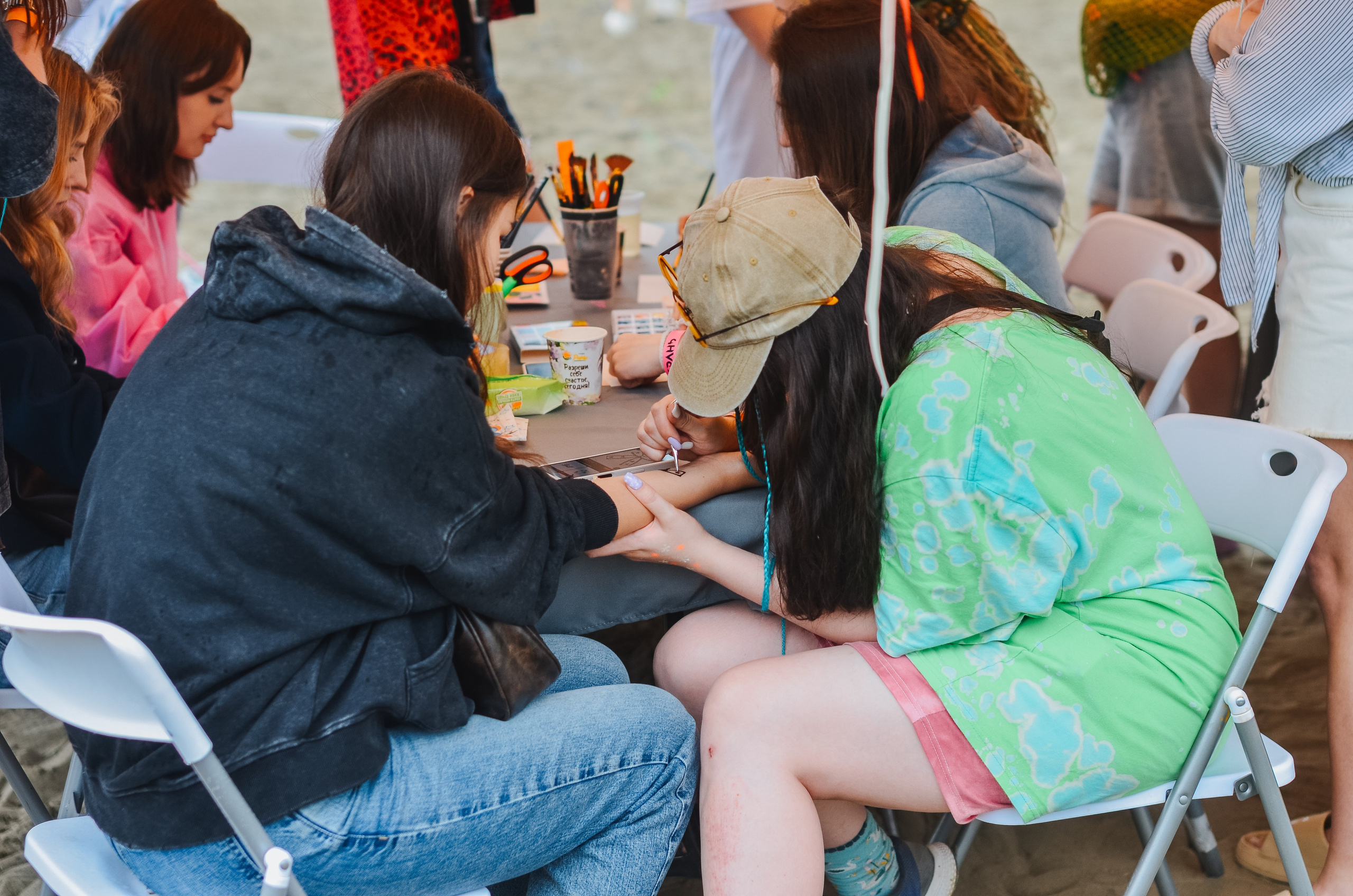 Фестиваль «Грань» 2025. Спортивная площадка. Денисова Аля — фотограф для парных съемок и индивидуальных историй в Барнауле