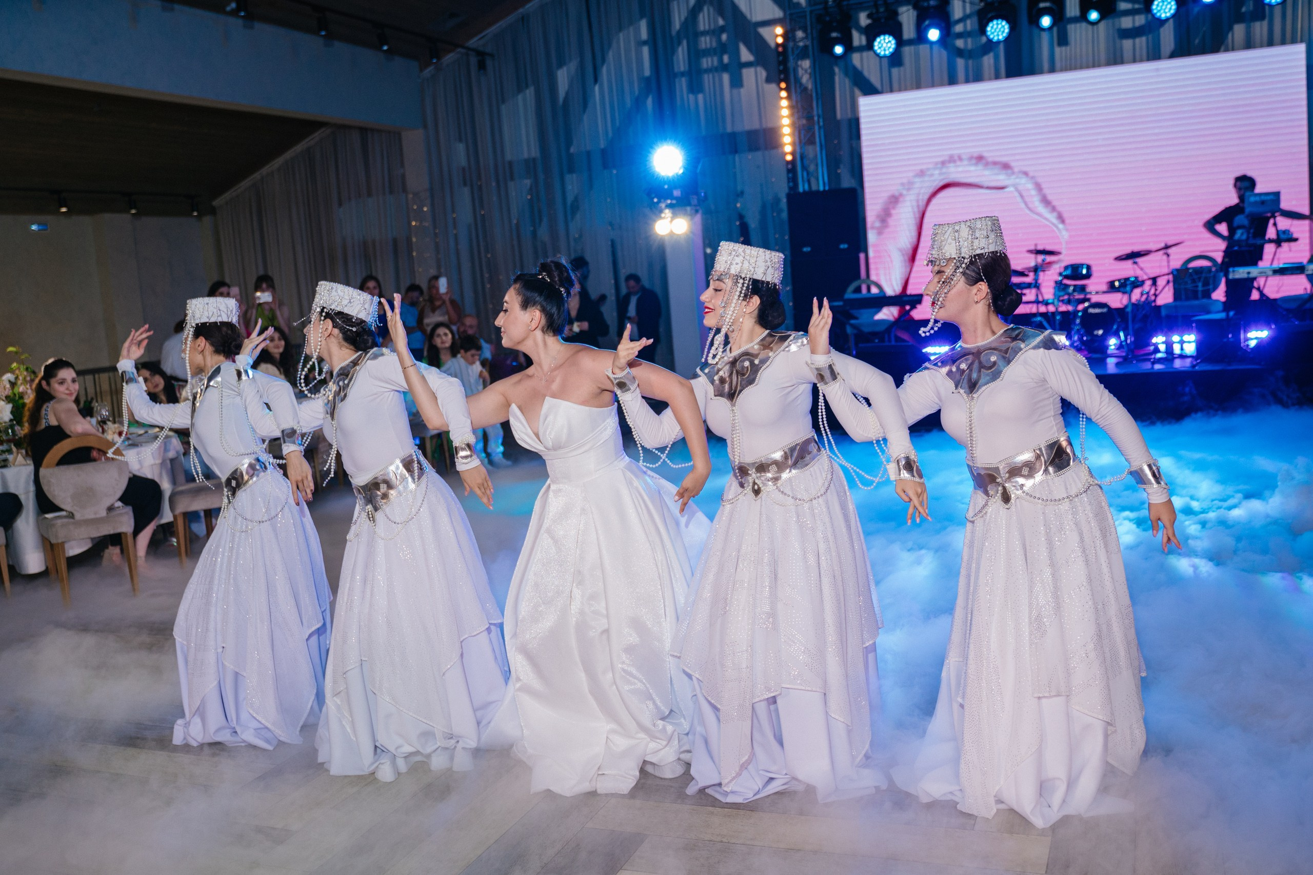 Армянская свадьба в ресторане усадьбы Видная. Kirillova Studio — мастерская декора и событий Юли Кирилловой