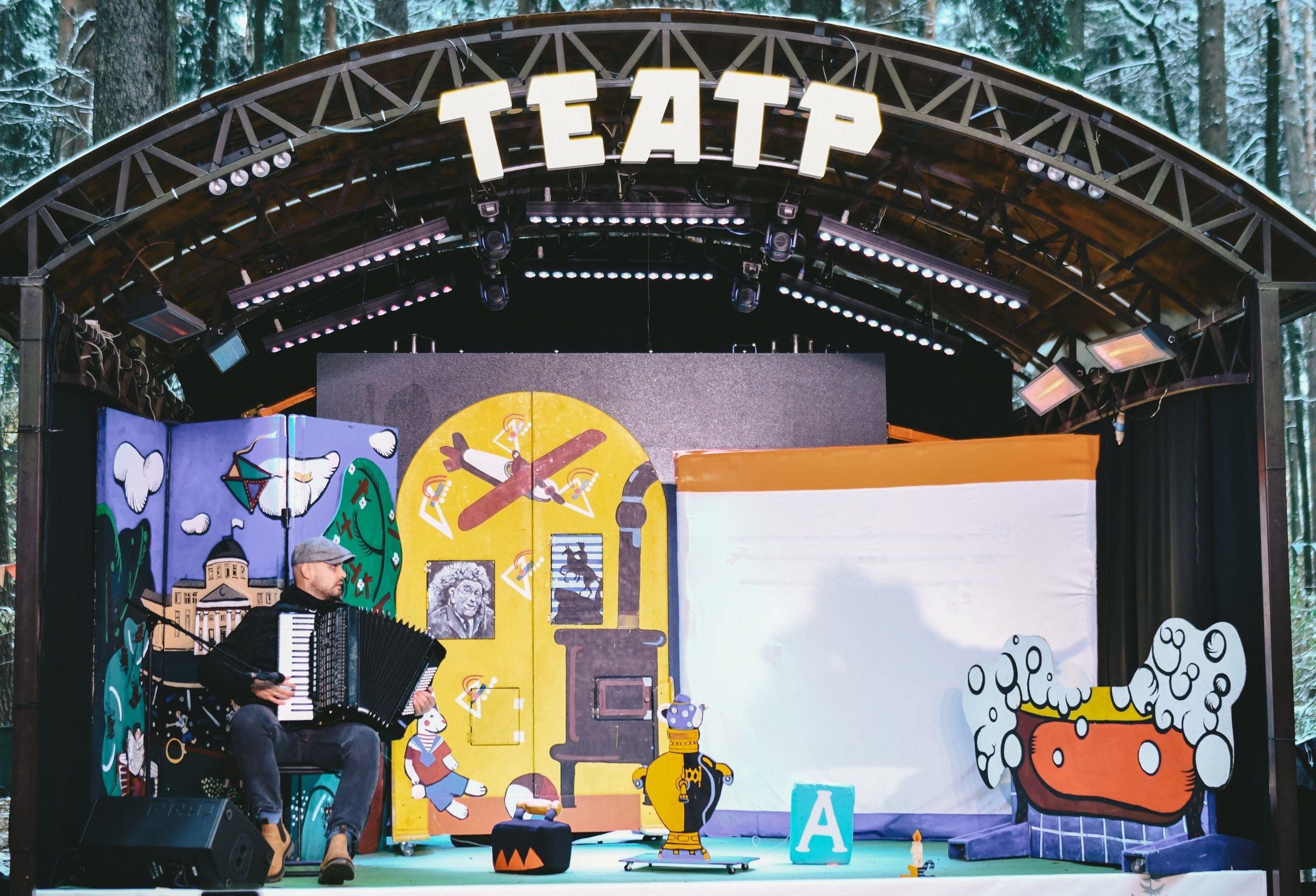 10 сосновых шишек. Kirillova Studio — мастерская декора и событий Юли Кирилловой