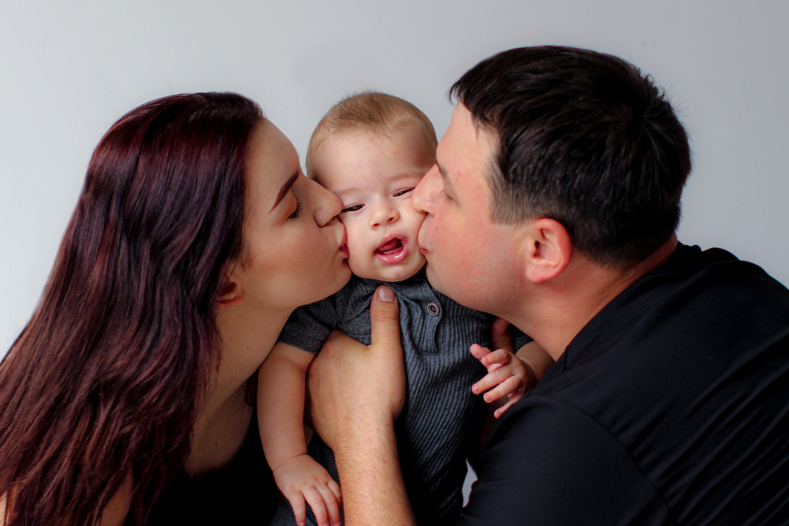 Роман, Елена и Матвей. Семейный и детский newborn фотограф в Ростове-на-Дону Наталья Лебедева