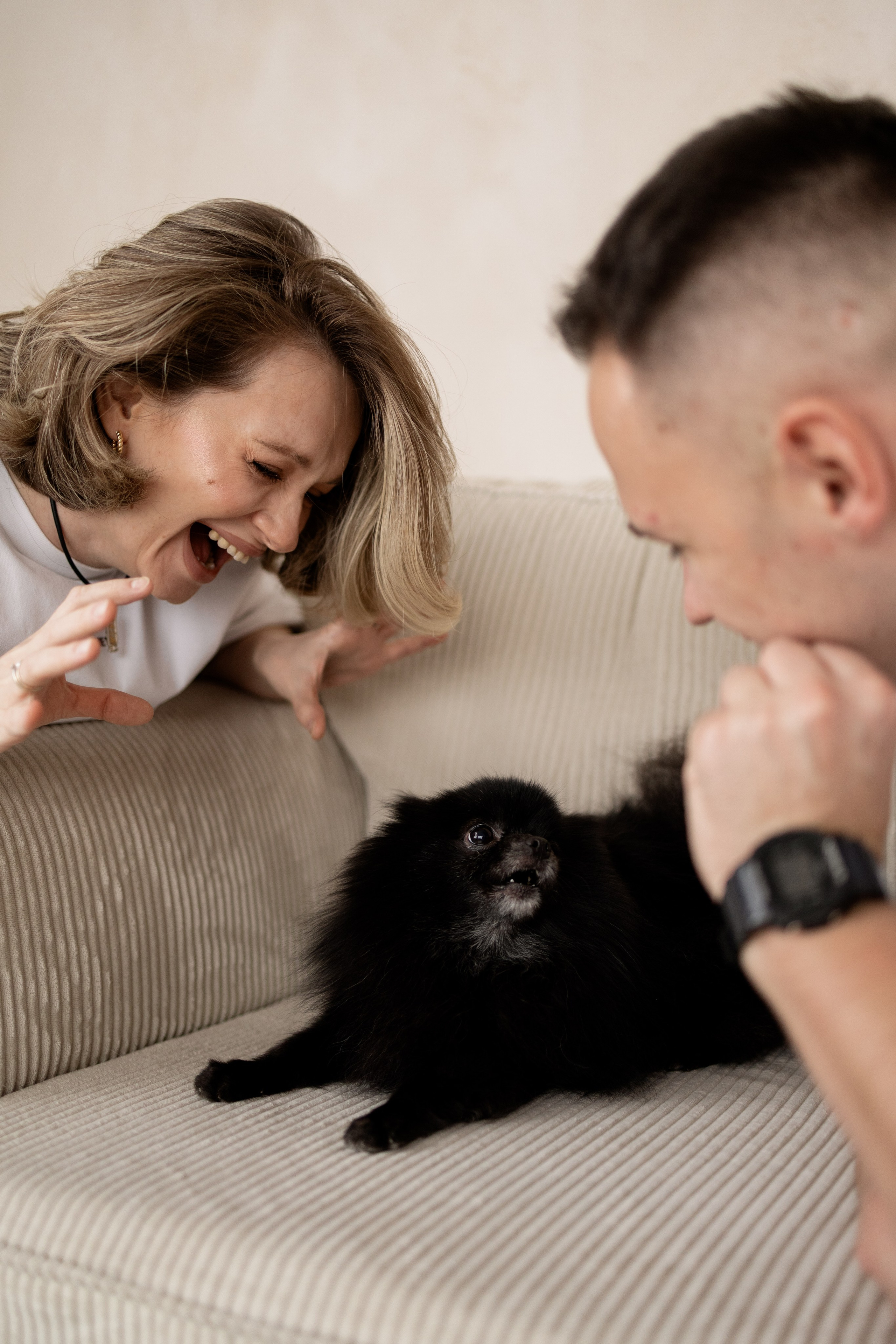 Ира и Рома и тойтерьер Оливия. Фотограф Артем Бросов в Санкт-Петербурге и Дубае