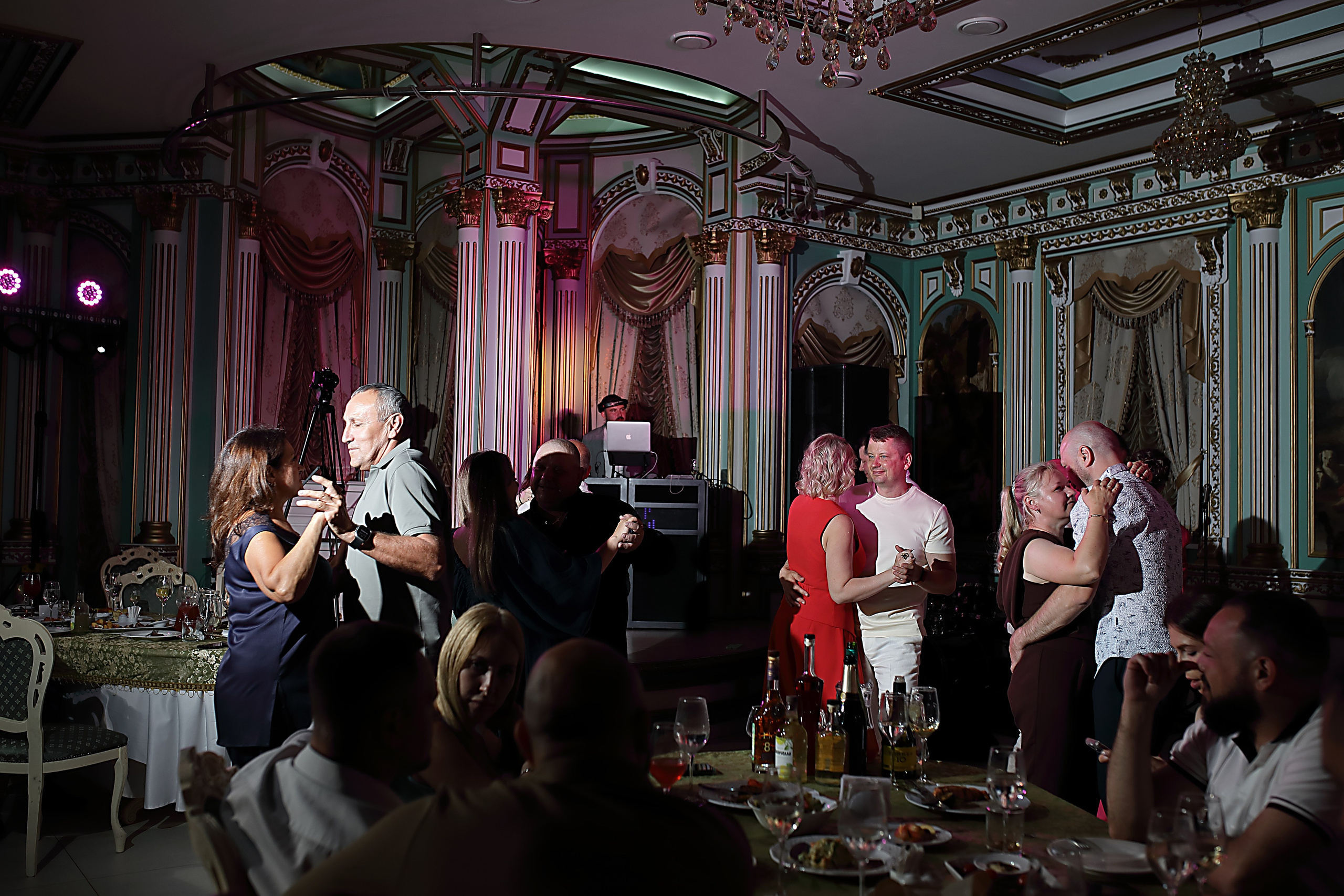 Фотосессия юбилея Александра. Свадебный и семейный фотограф и видеограф в Екатеринбурге Полянские Тимур и Анастасия