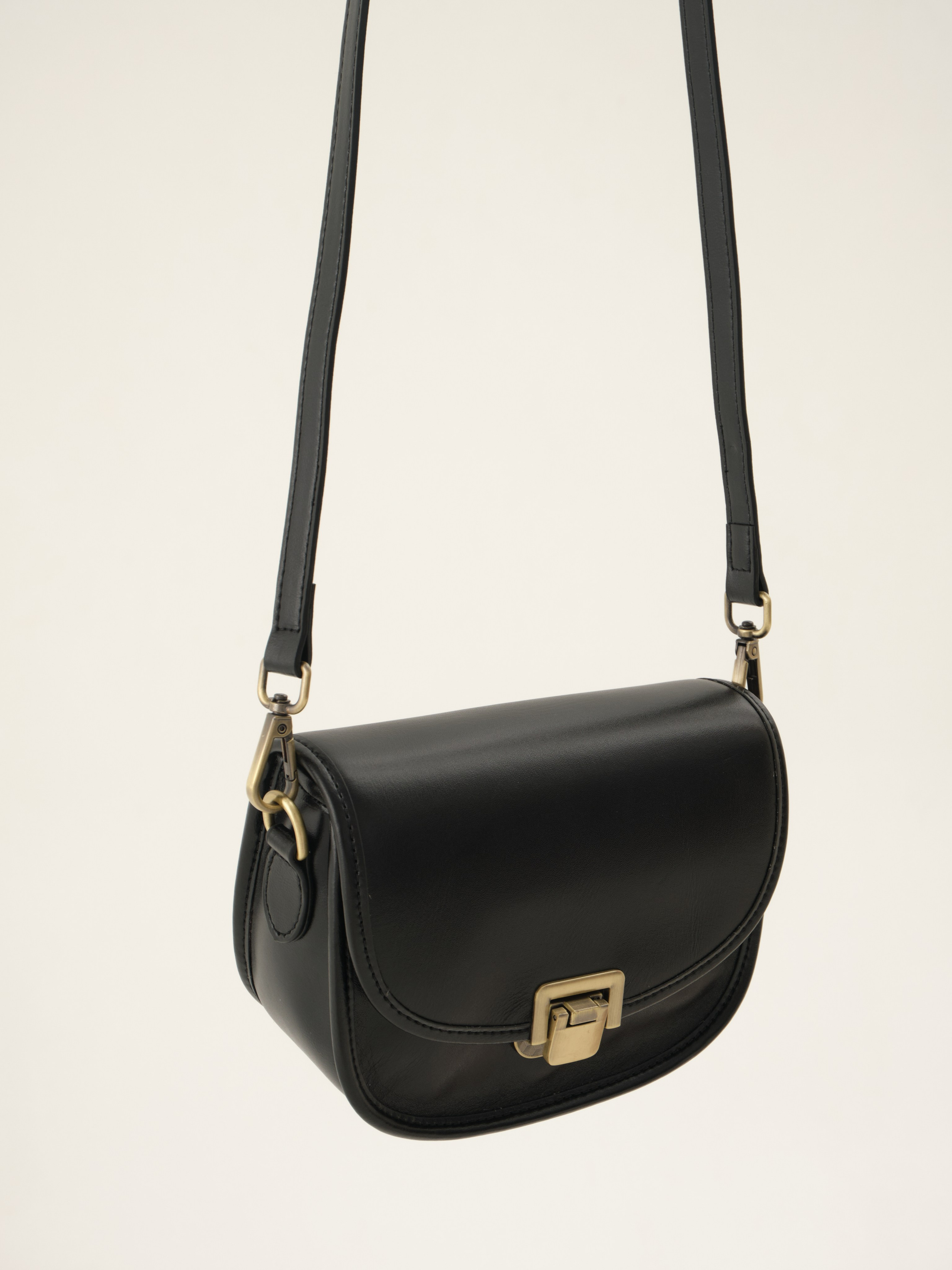 Съемка для маркетплейса, сумки / фотоаппарат. Привет) Меня зовут Анита и я фотограф из Сургута