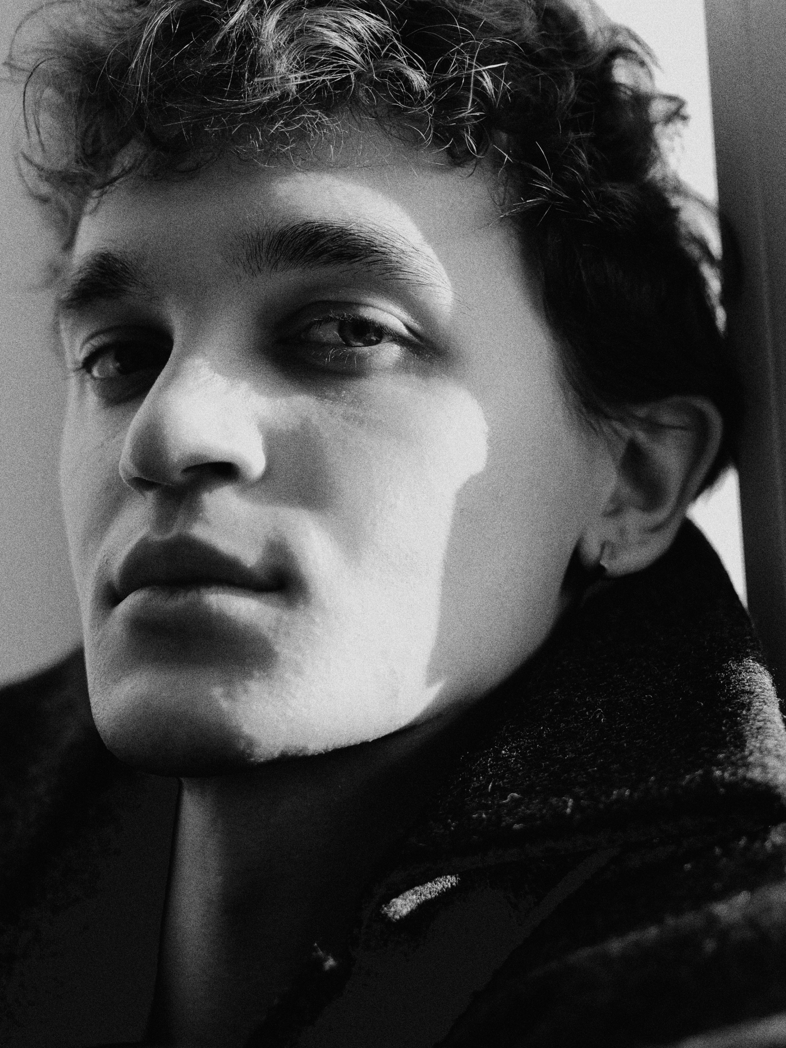 89233. Главная