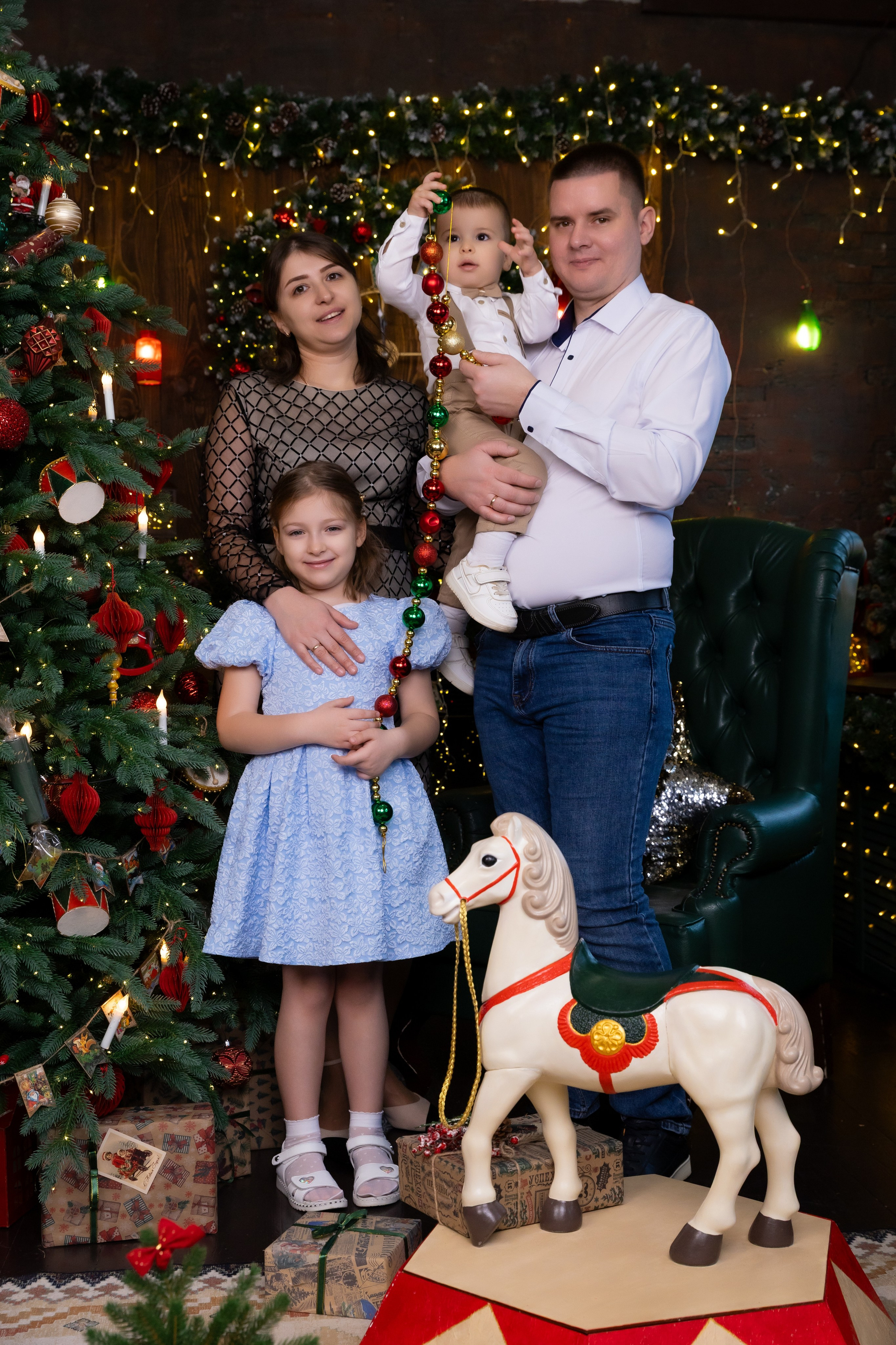 СЕМЕЙНАЯ НОВОГОДНЯЯ. Фотограф в Москве и Стамбуле. Мастер сказочных фотографий