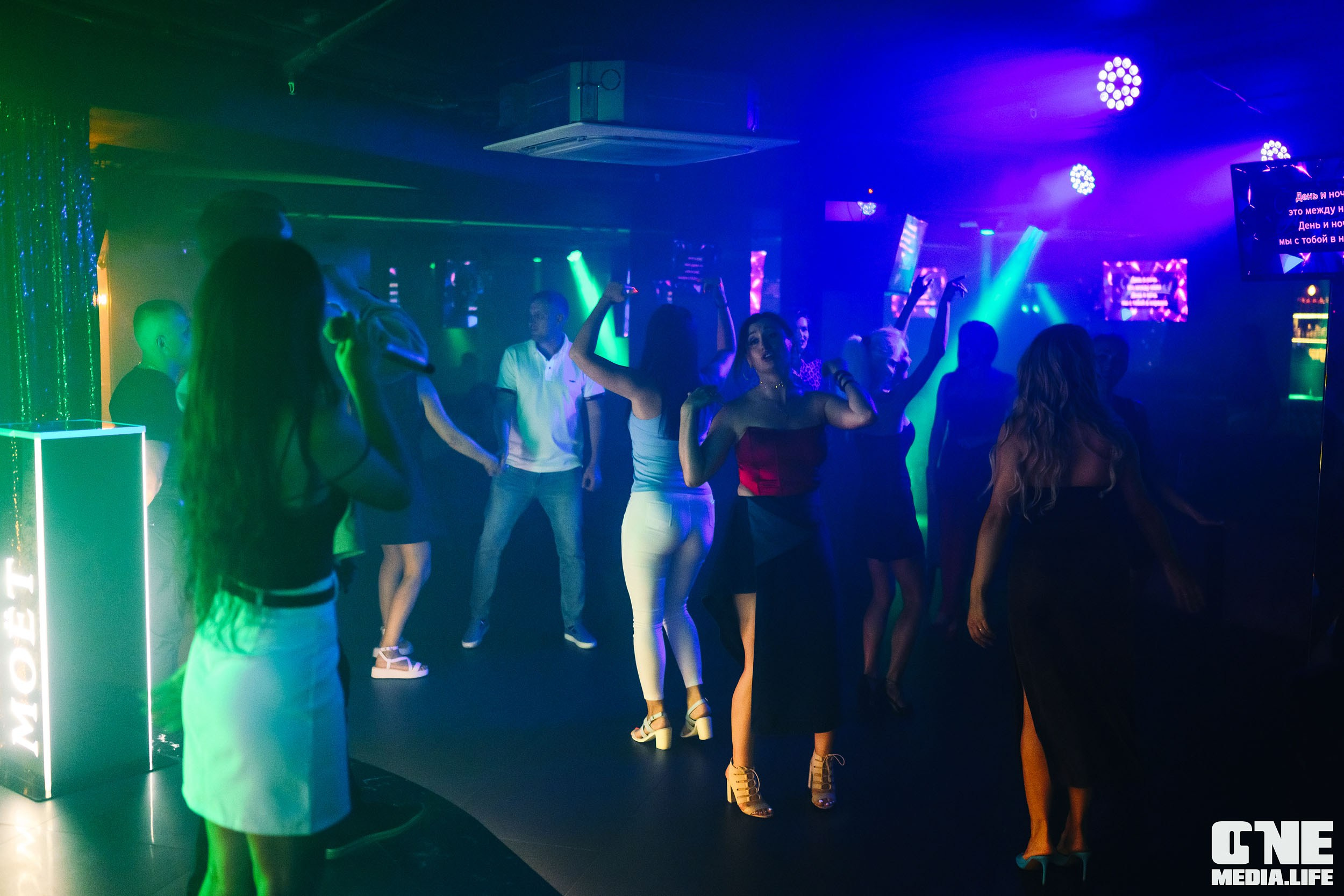 Фоторепортаж из караоке-клуба Эйфория. One Media Life: фоторепортажи, фотоотчеты с мероприятий и заведений