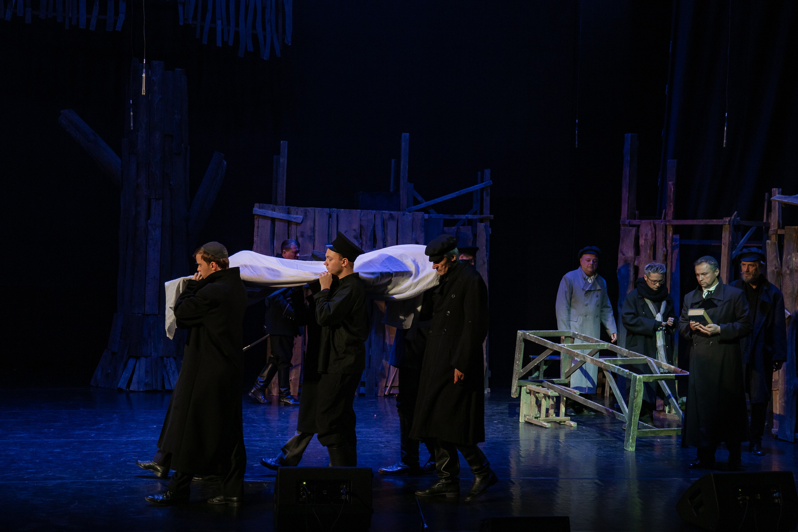 Поминальная молитва. Свадебный Семейный Репортажный фотограф в Москве