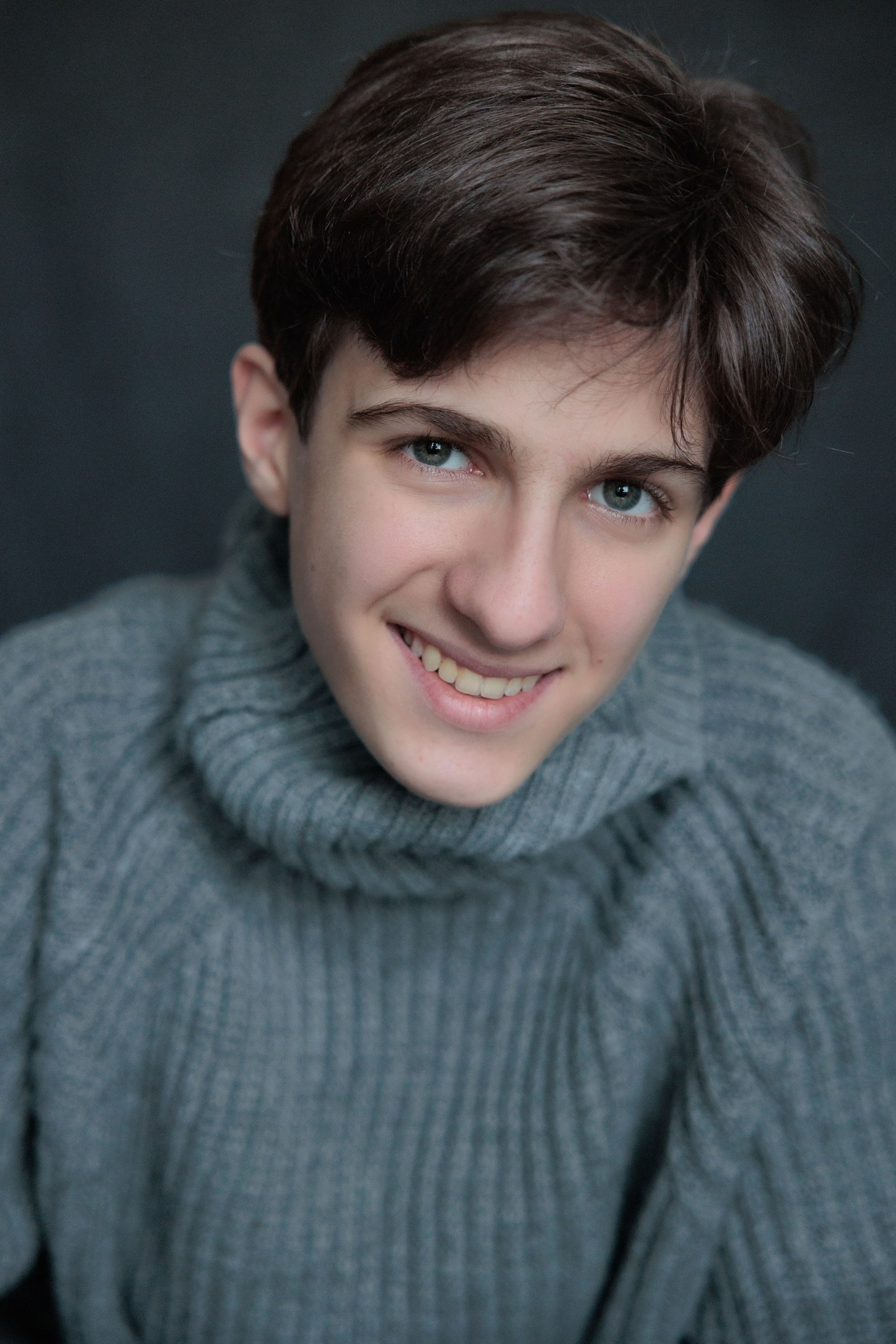 АРТЁМ. Я фотограф из Москвы к Вашим услугам