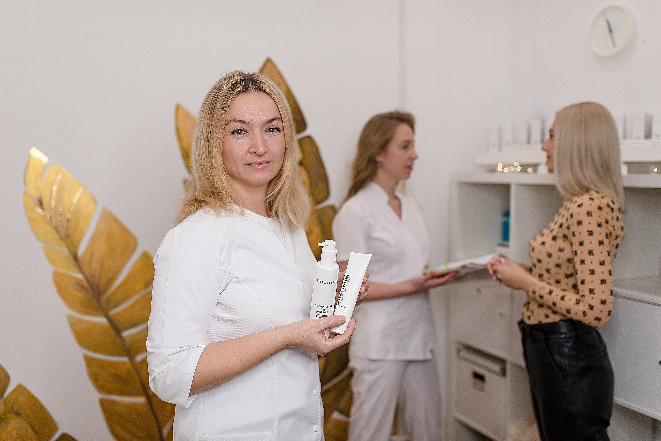 Фото контент для инстаграм студии массажа в Краснообске. Контент фотограф Дарья Едапина Новосибирск. Фотограф Дарья Едапина Новосибирск