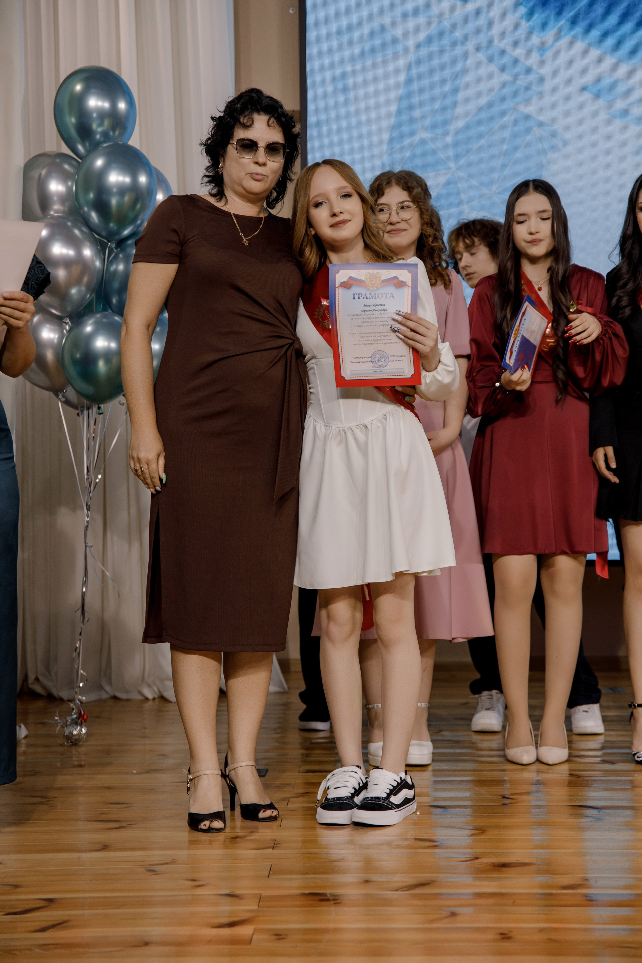 Выпускной школа 107 г Краснодар. Выпускные альбомы в Краснодарском крае